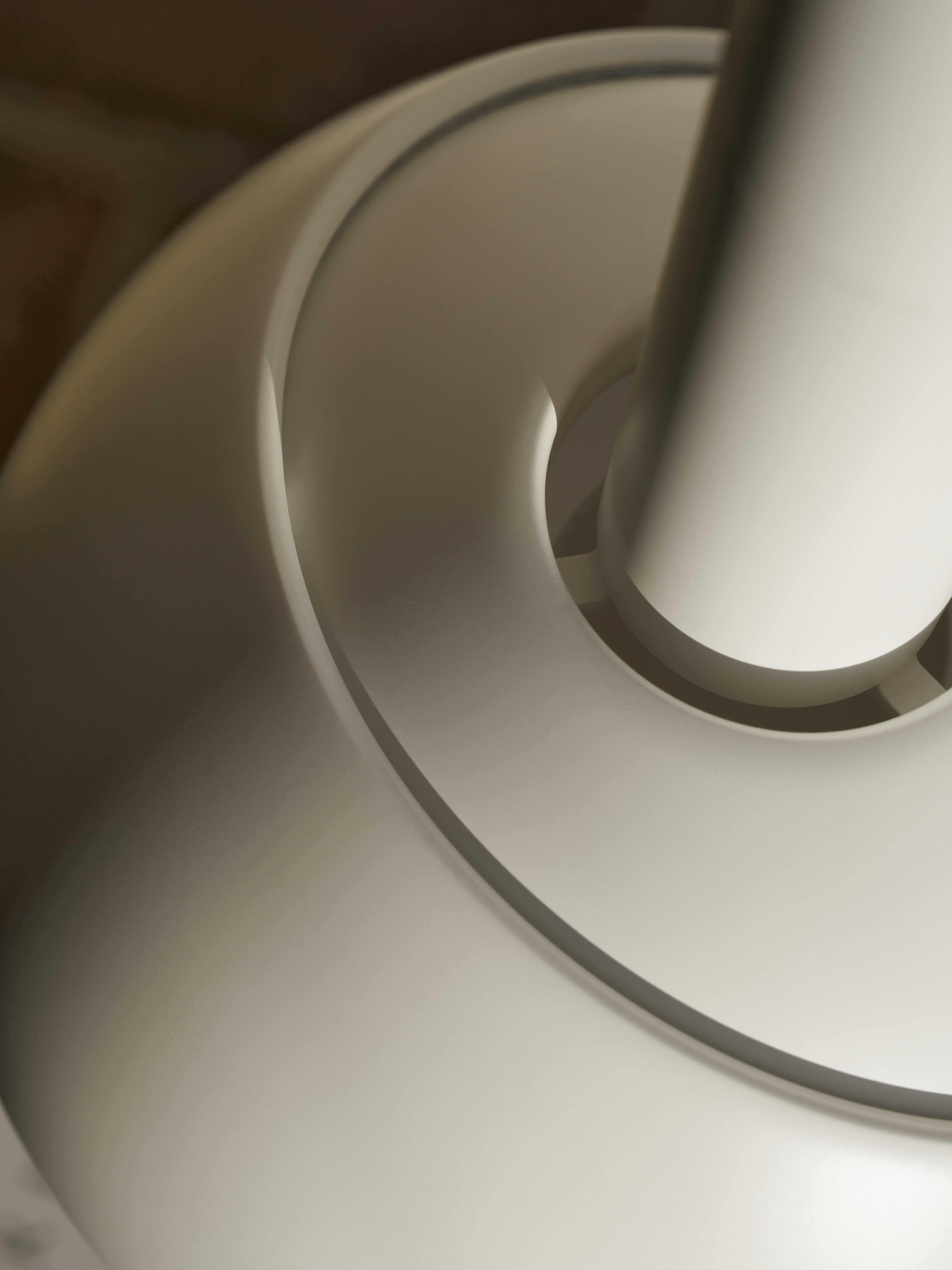 Dipinto Ciondolo Finn Juhl 'FJ Elements' in bianco per Louis Poulsen in vendita