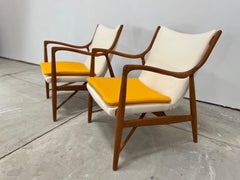 Fauteuils de salon FJ45 de Finn Juhl par Niels Vodder