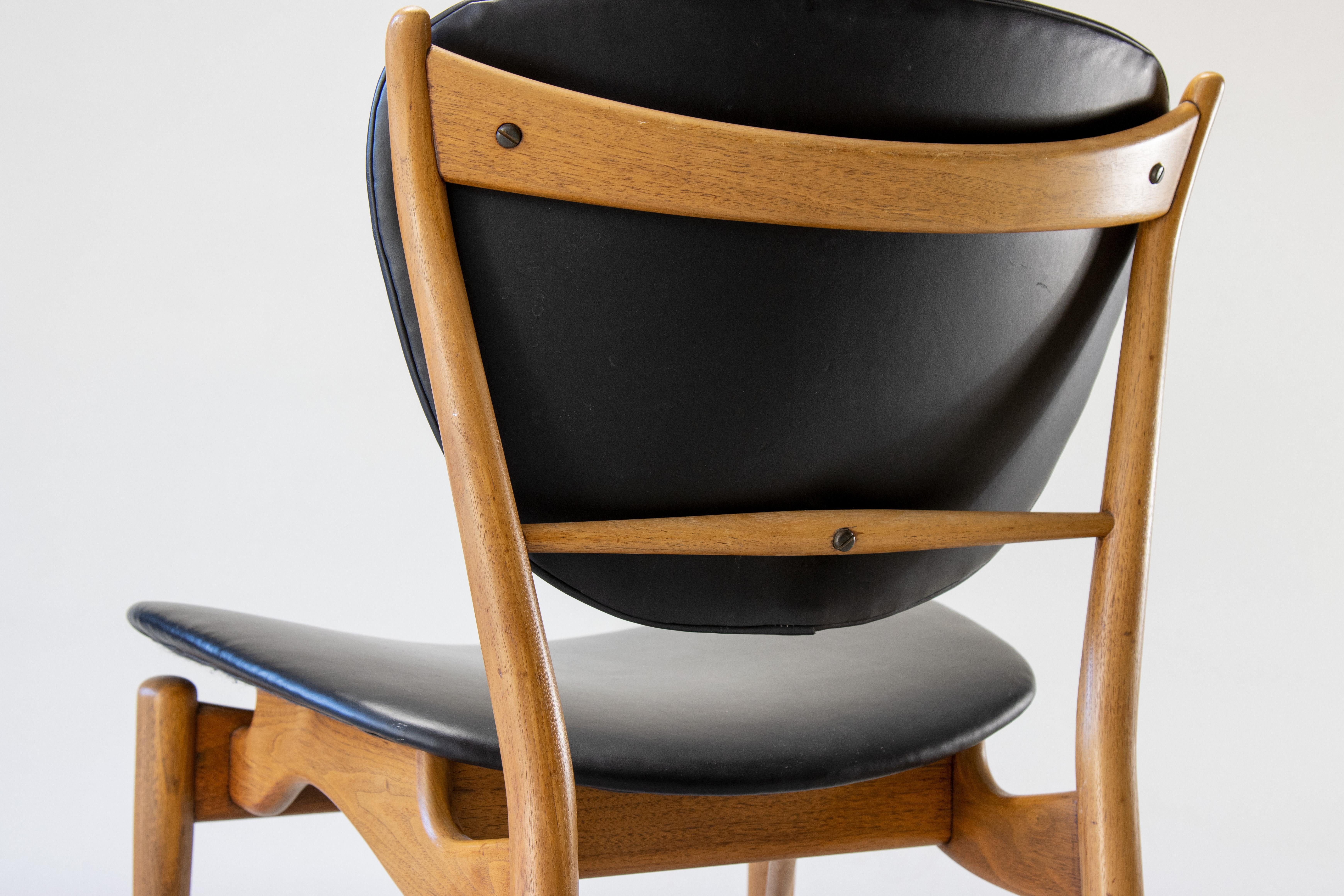 Américain Finn Juhl for Baker 51 Chair Noyer et Vinyl danish mid century modern en vente