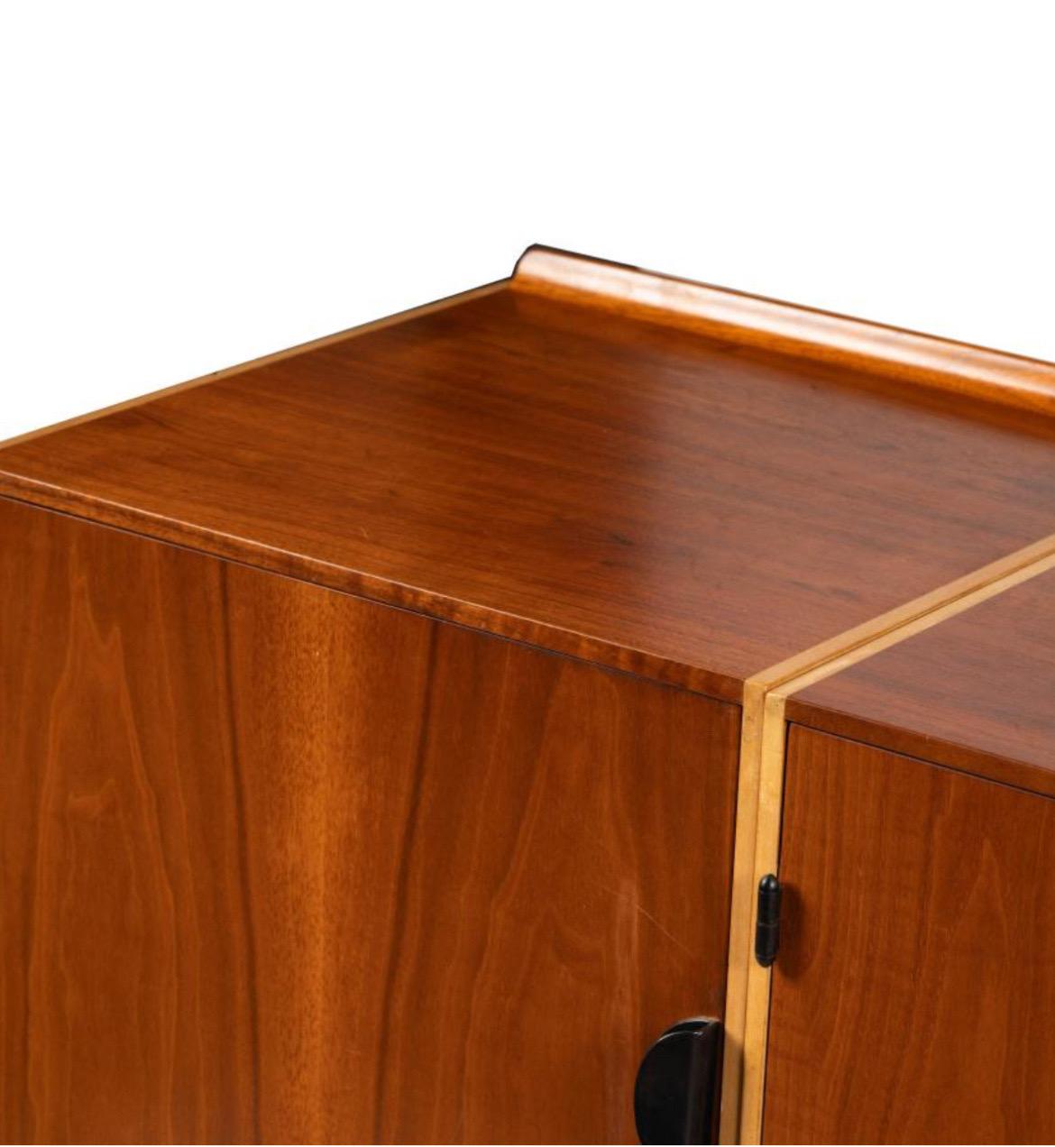 20ième siècle Finn Juhl pour Baker : Cabinet en vente
