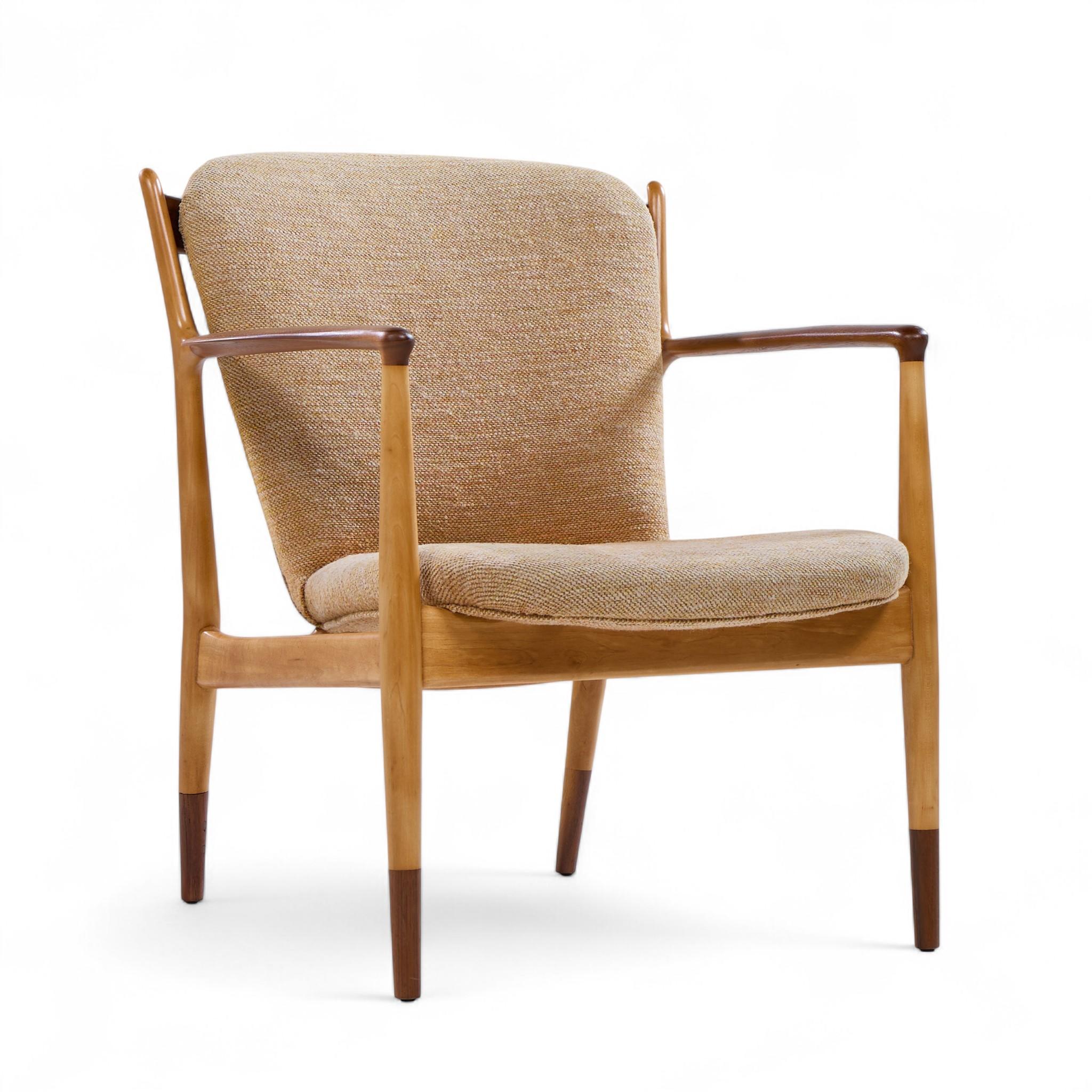 Finn Juhl for Baker Delegate Mid Century Walnut Lounge Chairs - Pair (amerikanisch) im Angebot
