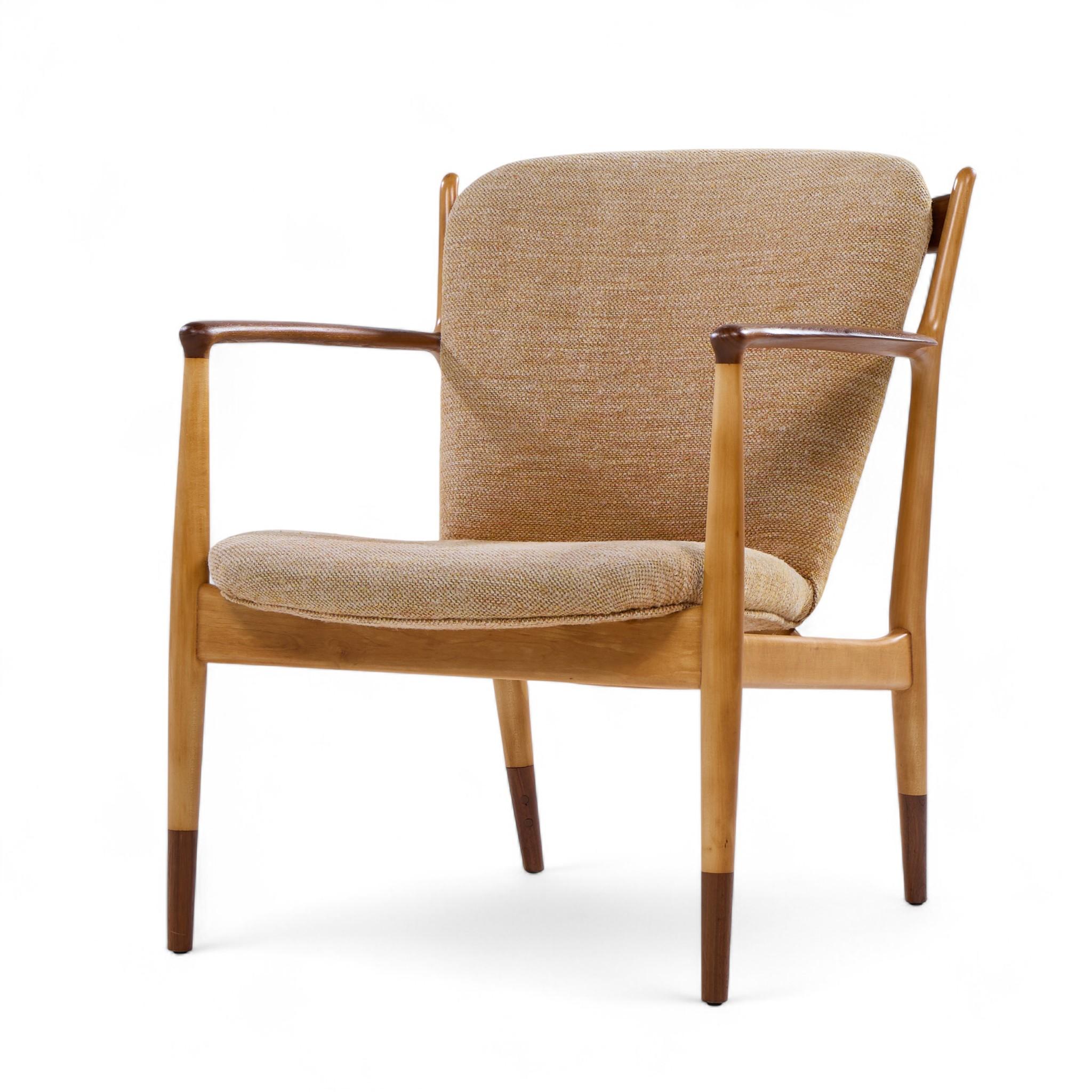 Finn Juhl for Baker Delegate Mid Century Walnut Lounge Chairs - Pair (20. Jahrhundert) im Angebot