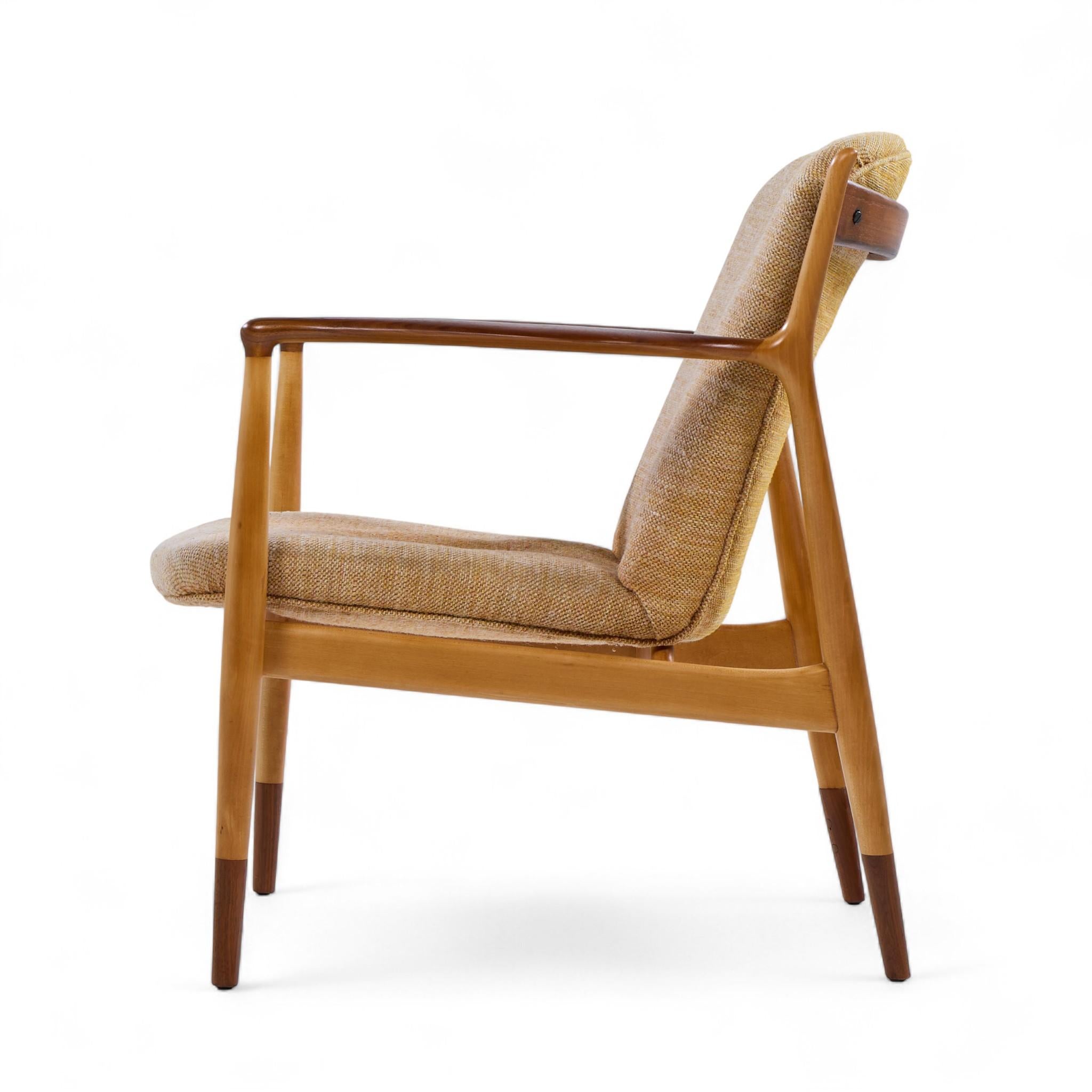 Finn Juhl for Baker Delegate Mid Century Walnut Lounge Chairs - Pair (Polster) im Angebot