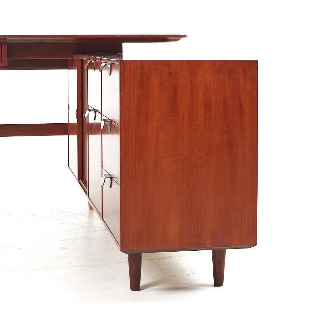 Finn Juhl for Baker Mid Century Walnut Desk with Return In Good Condition For Sale In Countryside, IL