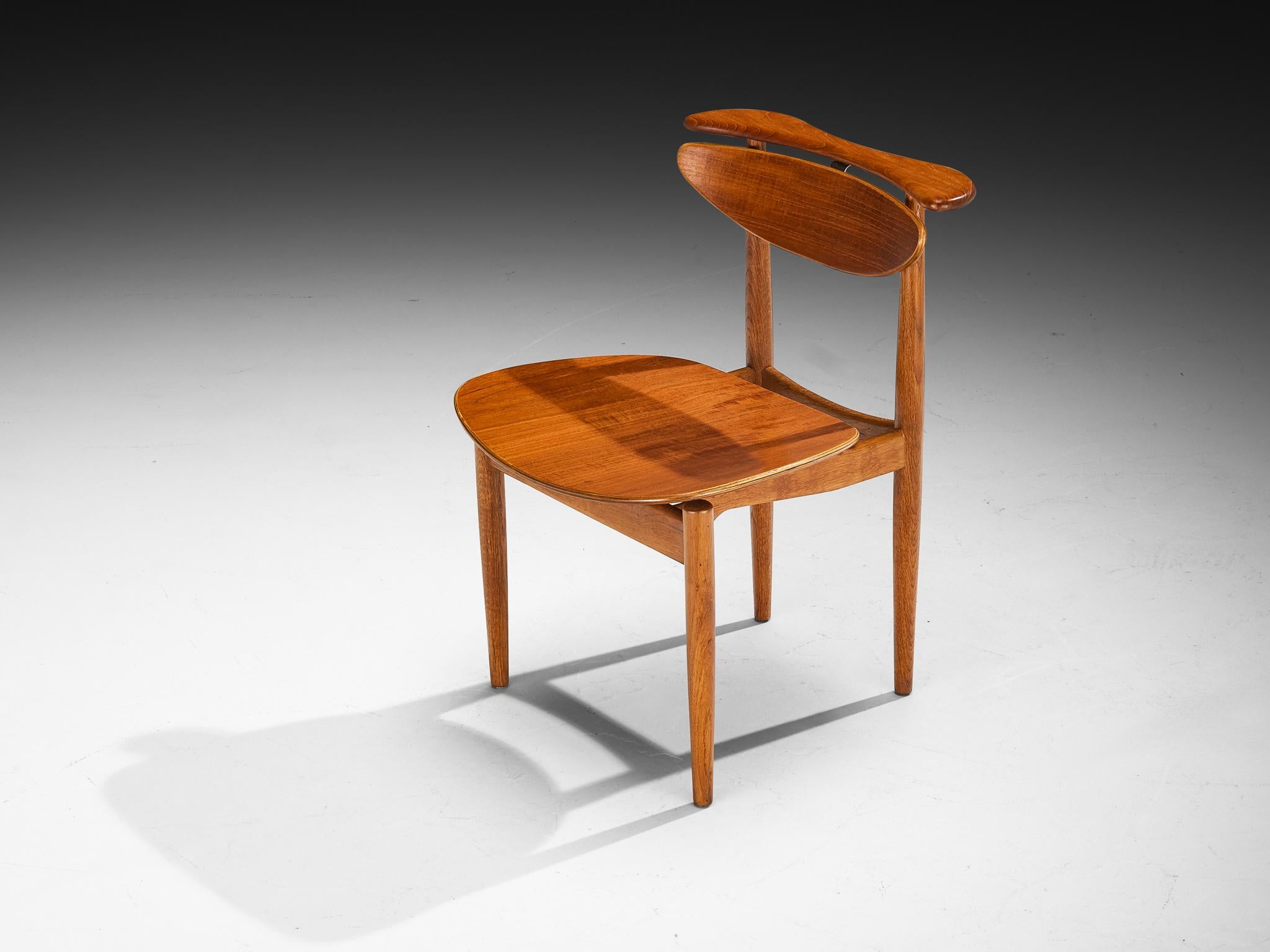 Danois Finn Juhl pour Bovirke « Reading Chairs » en teck en vente