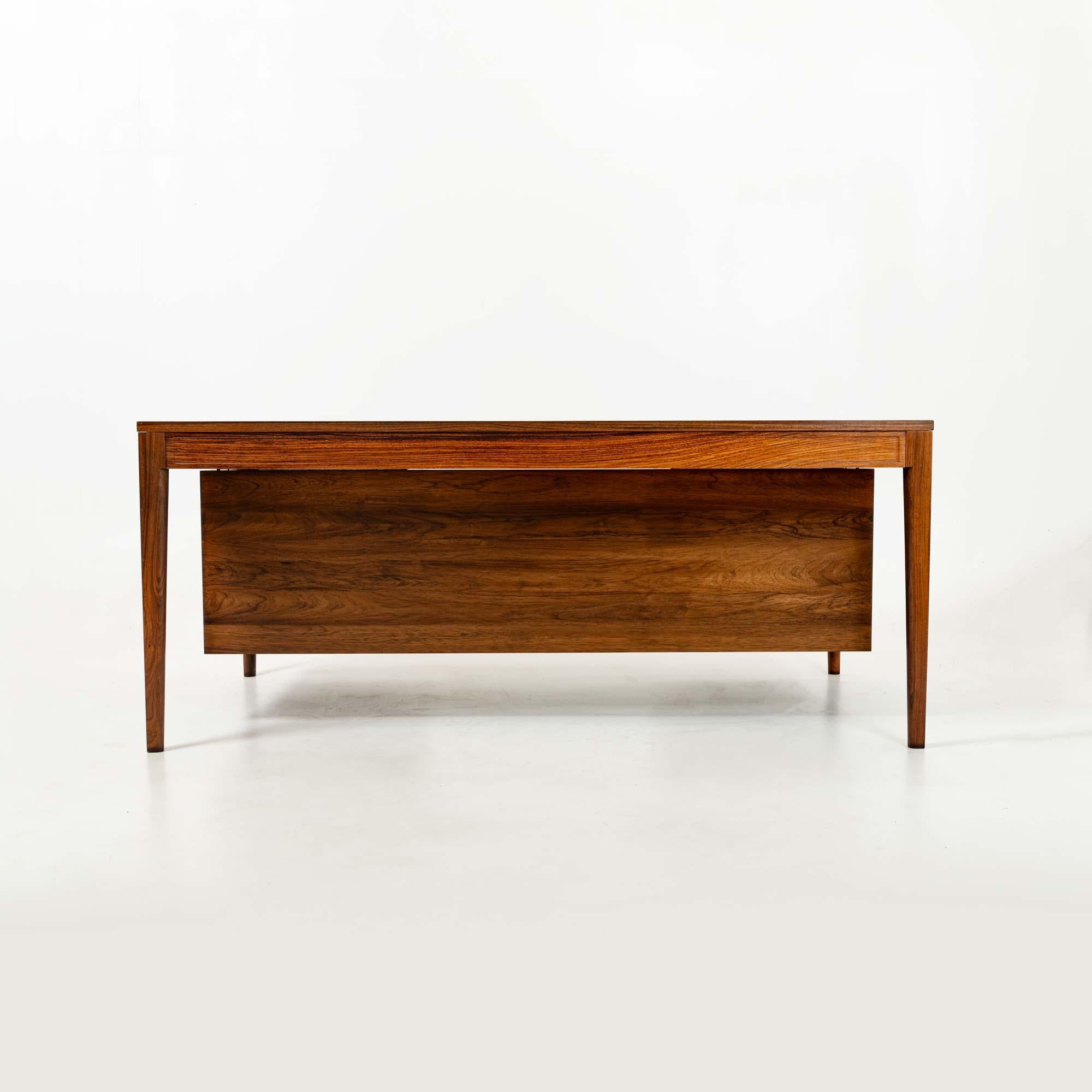 1960er Finn Juhls Diplomat Series Schreibtisch mit 6 Schubladen in Palisanderholz (Mitte des 20. Jahrhunderts) im Angebot