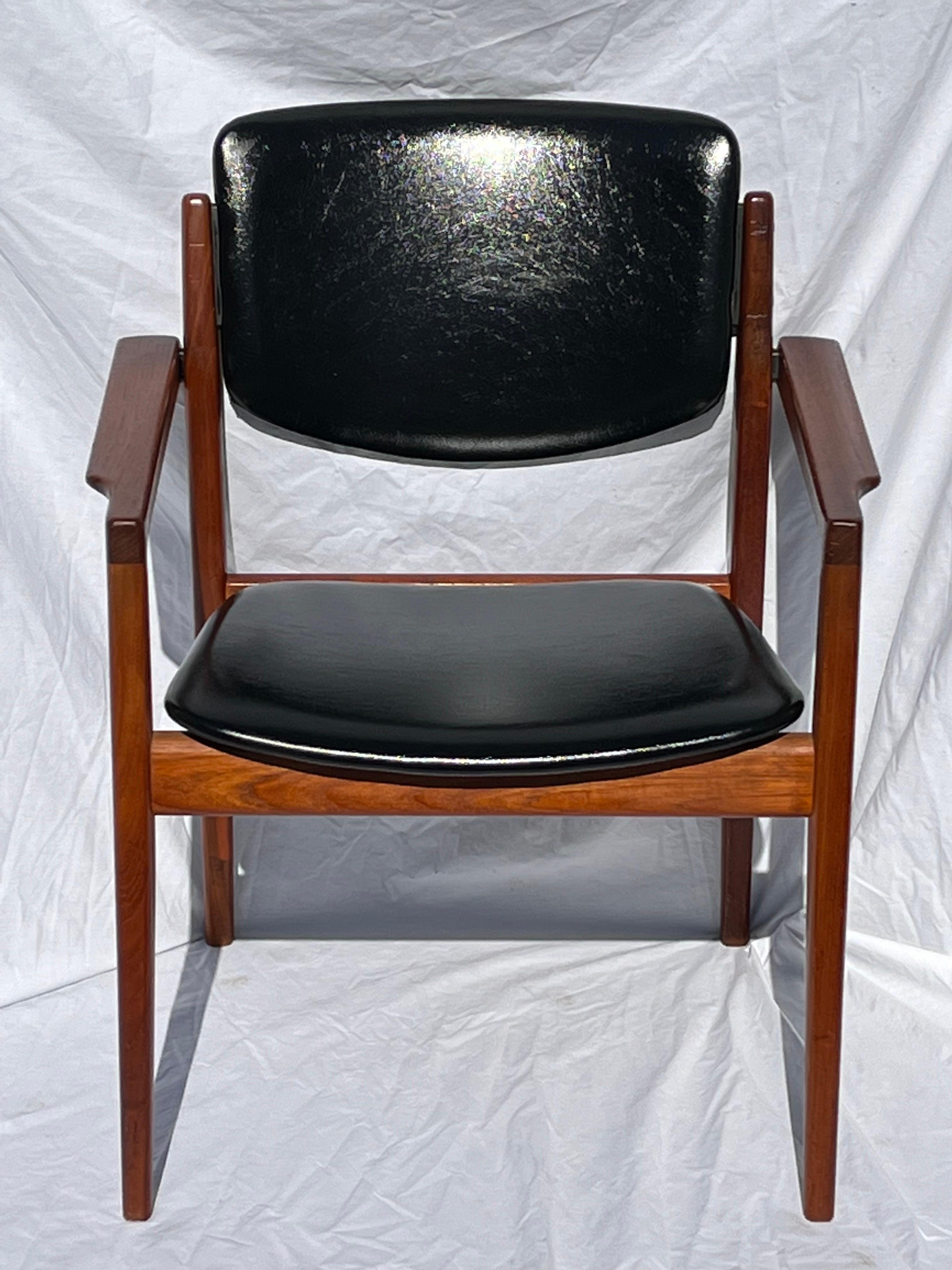 Finn Juhl for France and Son Model 196 Danish Mid-Century Modern Armchair For Sale 5