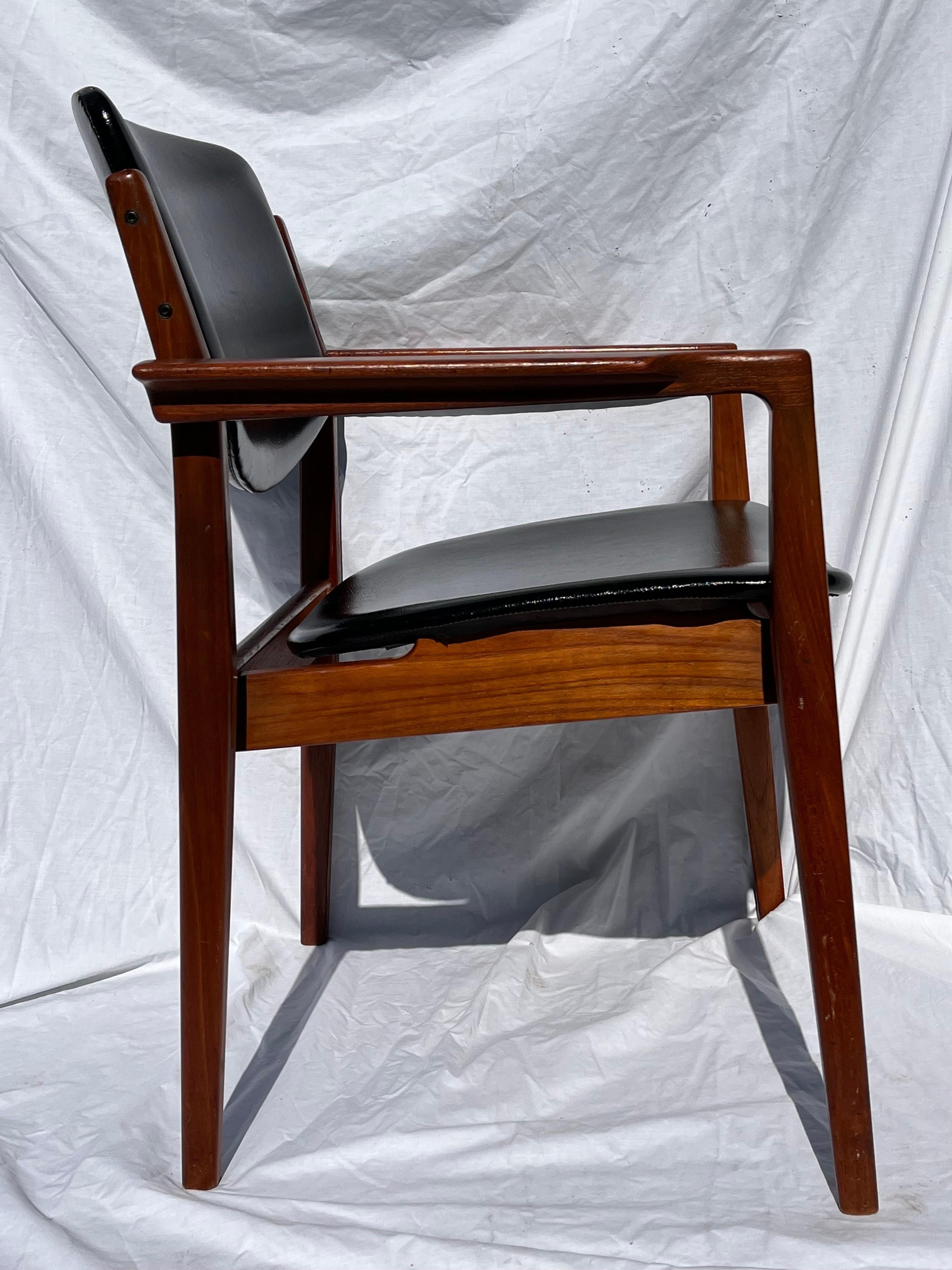 Finn Juhl for France and Son Model 196 Danish Mid-Century Modern Armchair For Sale 1