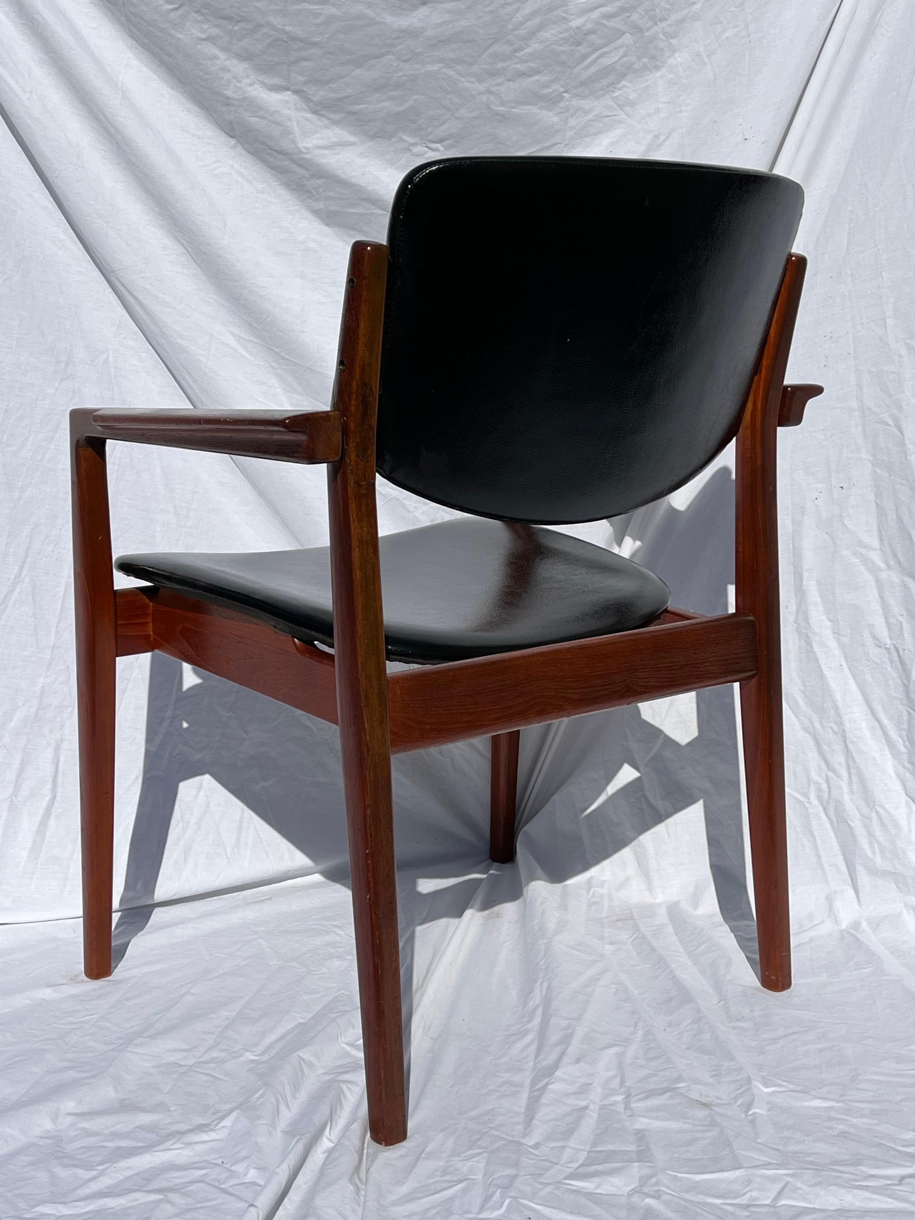 Finn Juhl for France and Son Model 196 Danish Mid-Century Modern Armchair For Sale 3