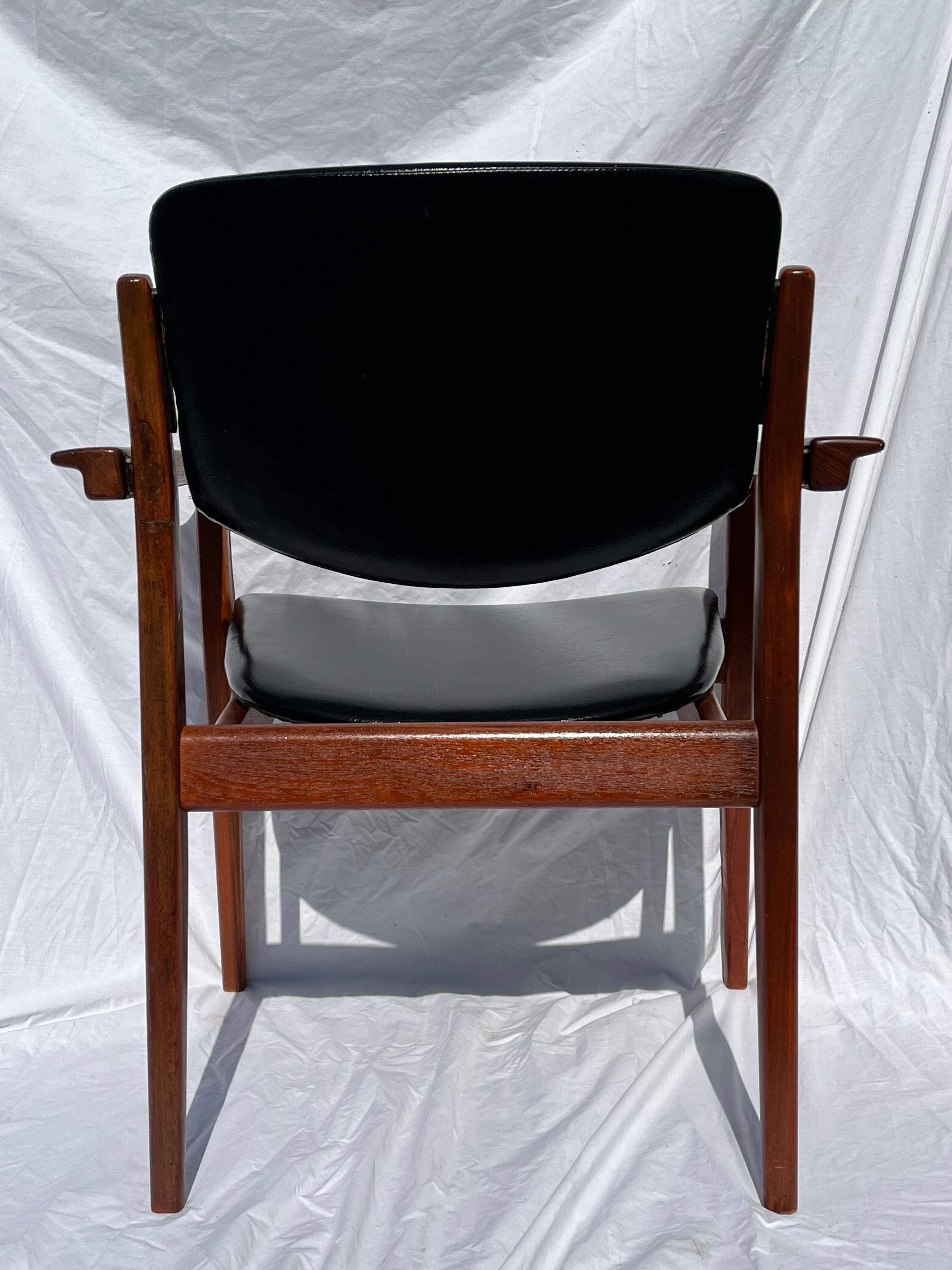 Finn Juhl for France and Son Model 196 Danish Mid-Century Modern Armchair For Sale 4