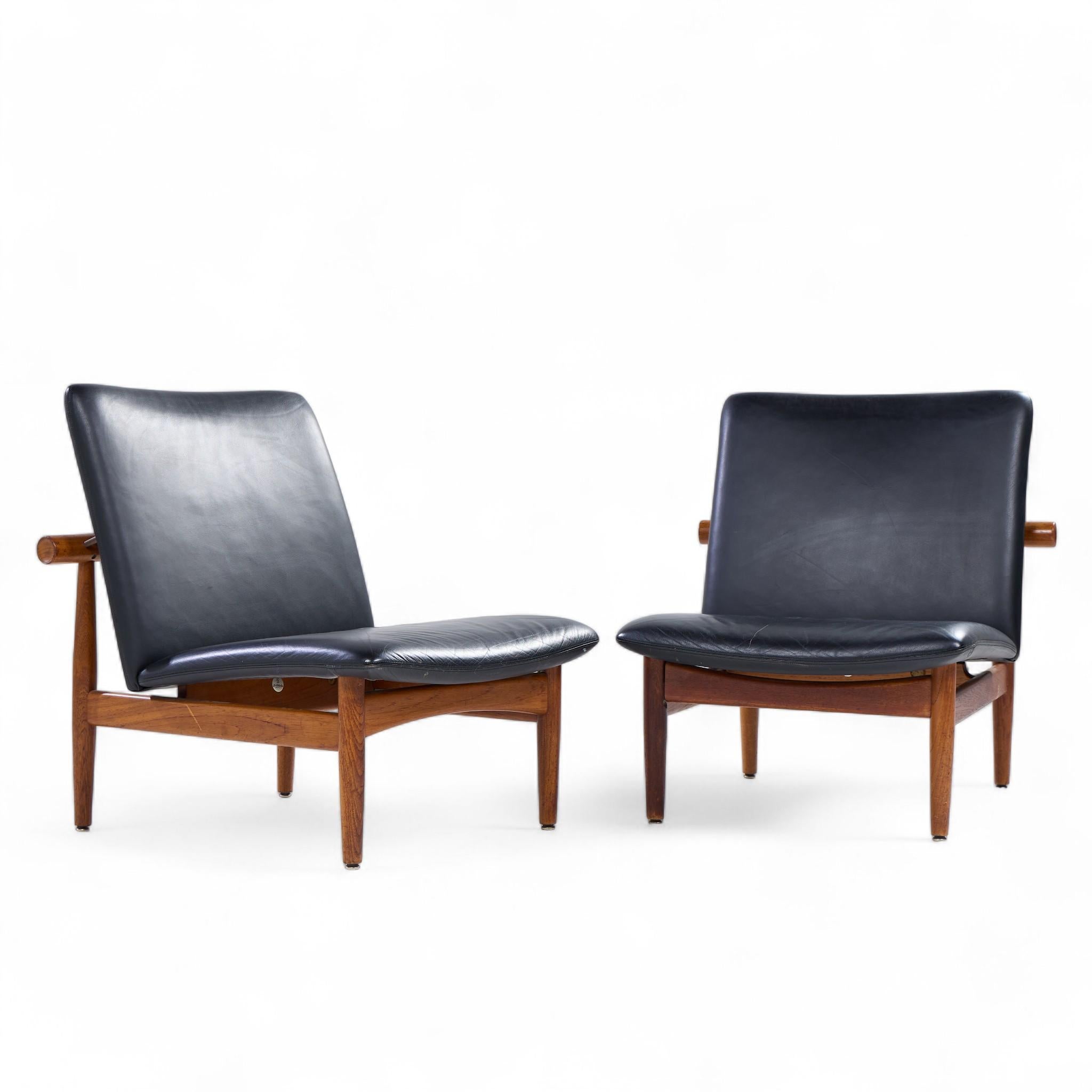Finn Juhls per France and Sons FD137 Sedie da salotto giapponesi in teak della metà del secolo scorso - coppia

Ogni sedia misura: 26,5 di larghezza x 28 di profondità x 29,5 di altezza, con un'altezza della seduta/spazio libero di 13