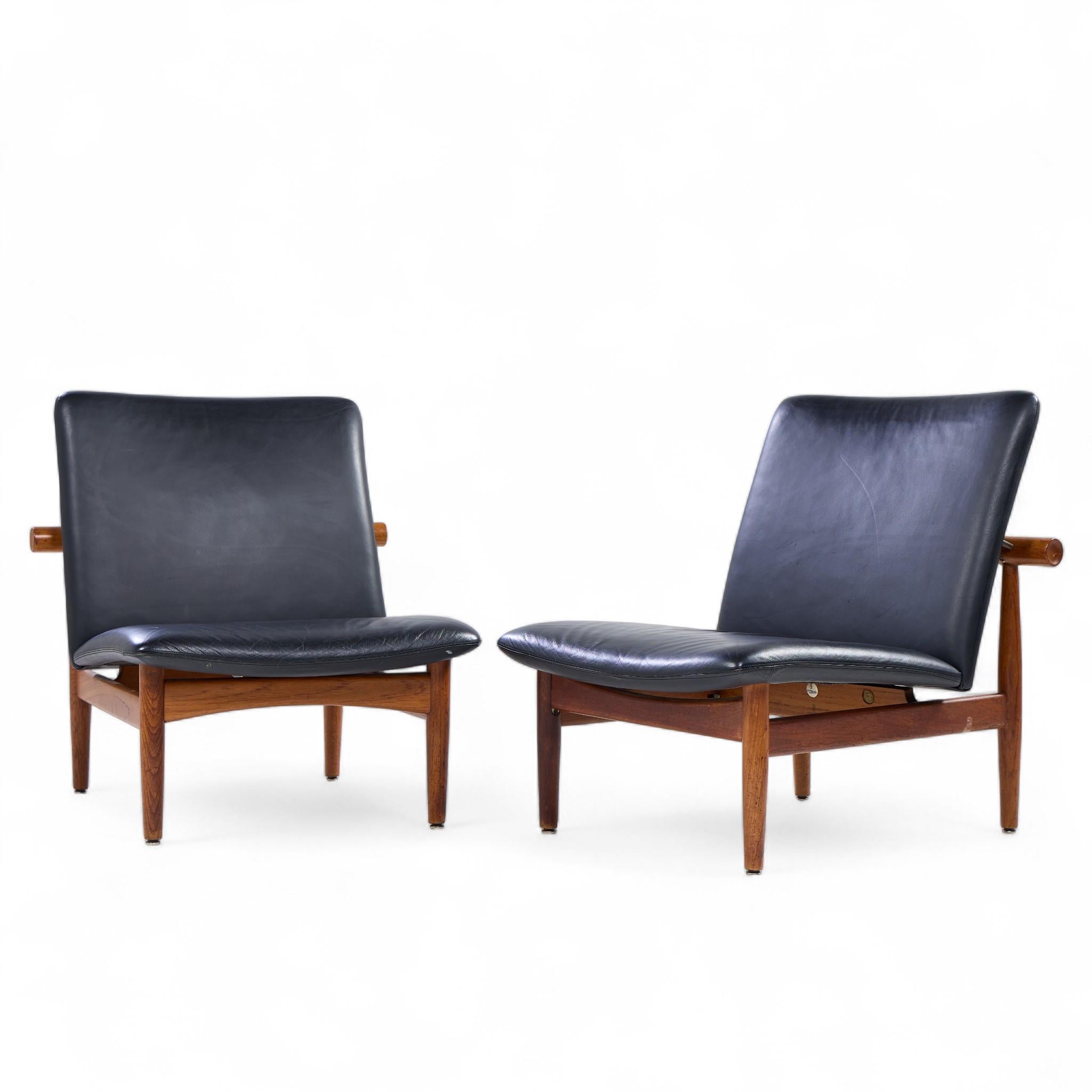 Mid-Century moderno Finn Juhls per France and Sons FD137 Sedie da salotto giapponesi in teak - coppia in vendita