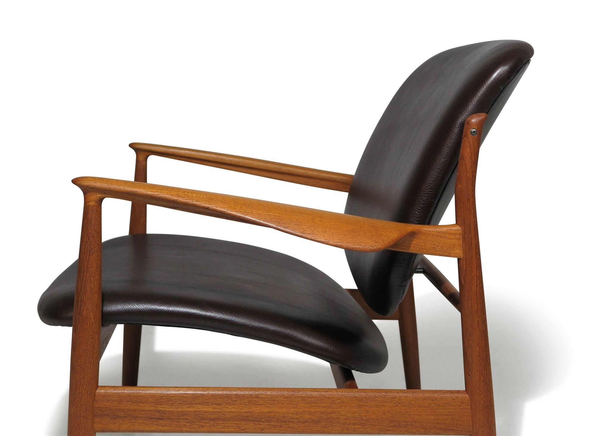 20th Century Finn Juhl for France & Daverkosen FD 136, Teak Lounge Chair in Leather For Sale