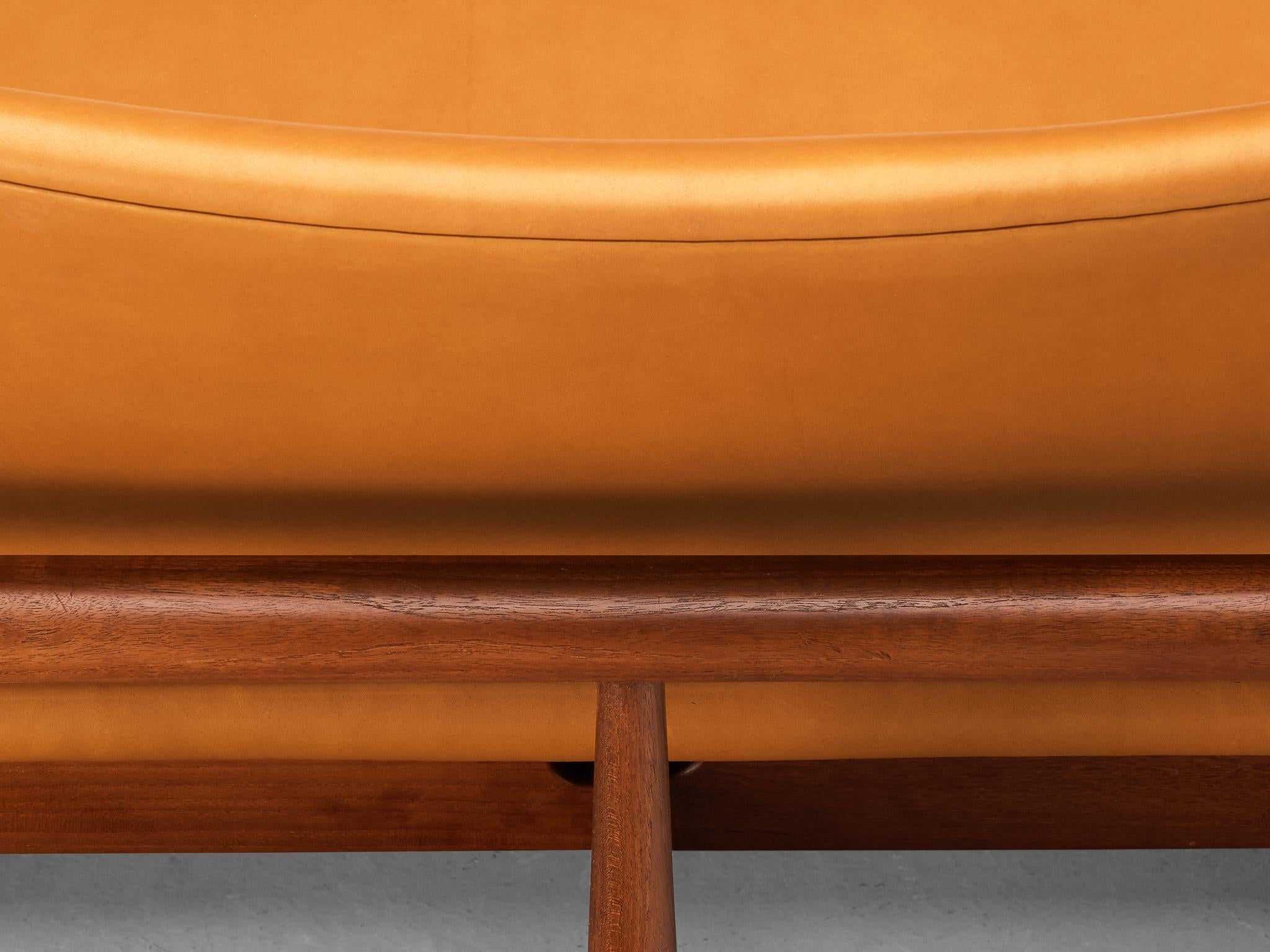 Finn Juhl for France & Søn ‘Japan’ Sofa in Teak and Cognac Leather  For Sale 3