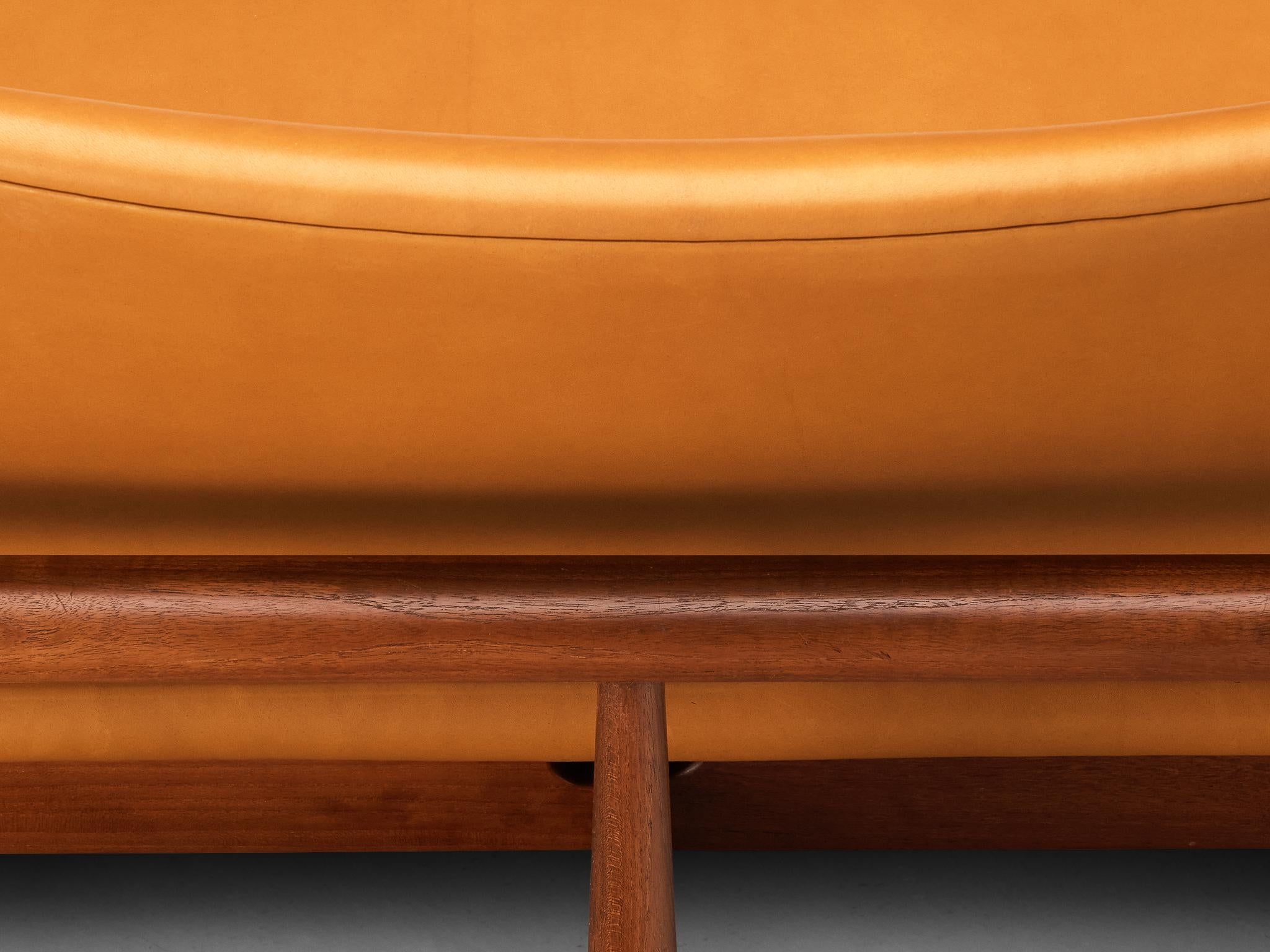 Finn Juhl for France & Søn ‘Japan’ Sofa in Teak and Cognac Leather For Sale 3