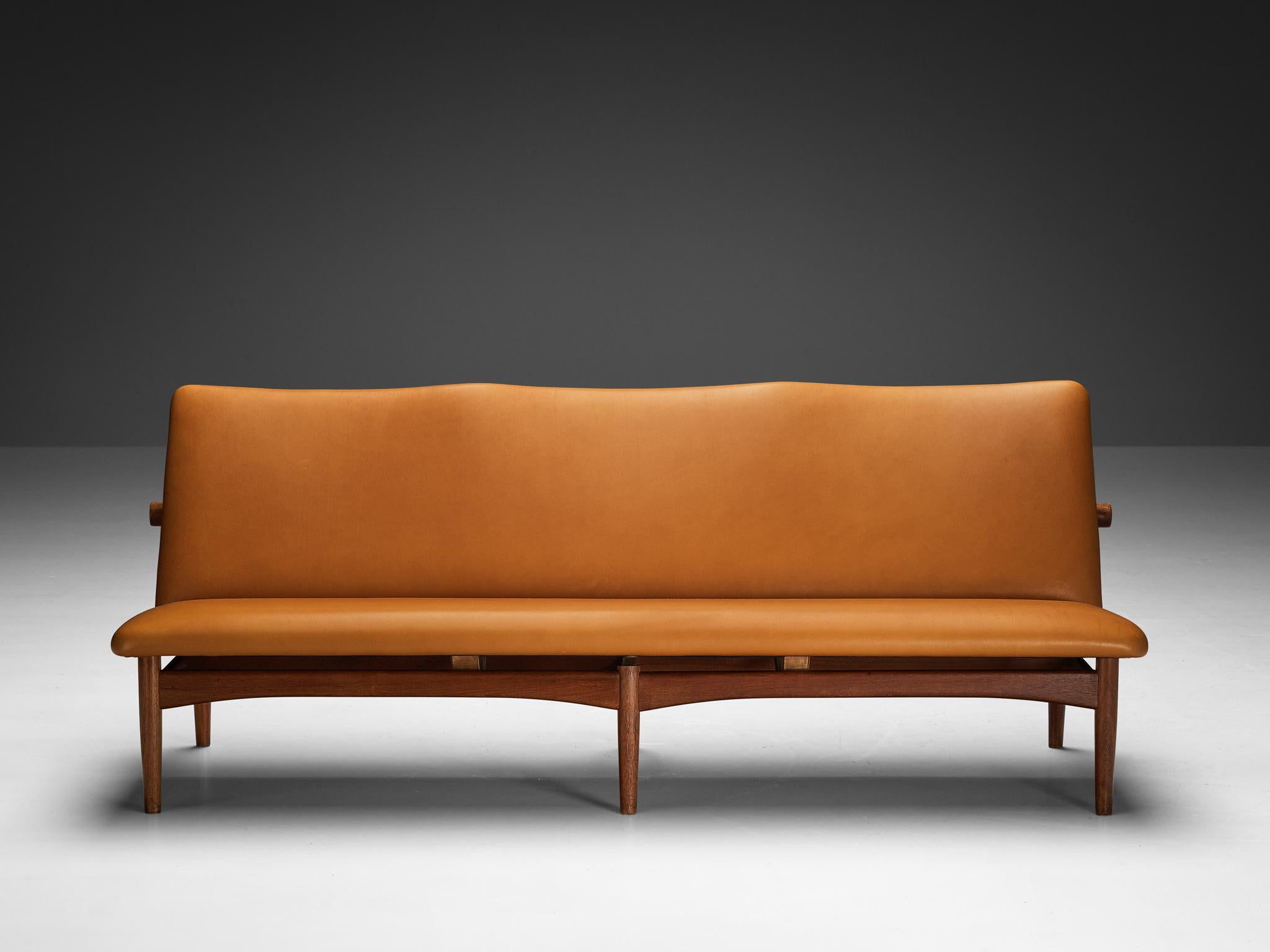 Scandinavian Modern Finn Juhl for France & Søn ‘Japan’ Sofa in Teak and Cognac Leather  For Sale
