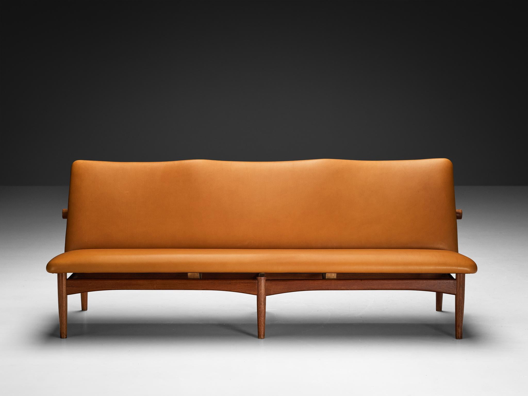 Finn Juhl for France & Søn ‘Japan’ Sofa in Teak and Cognac Leather In Good Condition For Sale In Waalwijk, NL