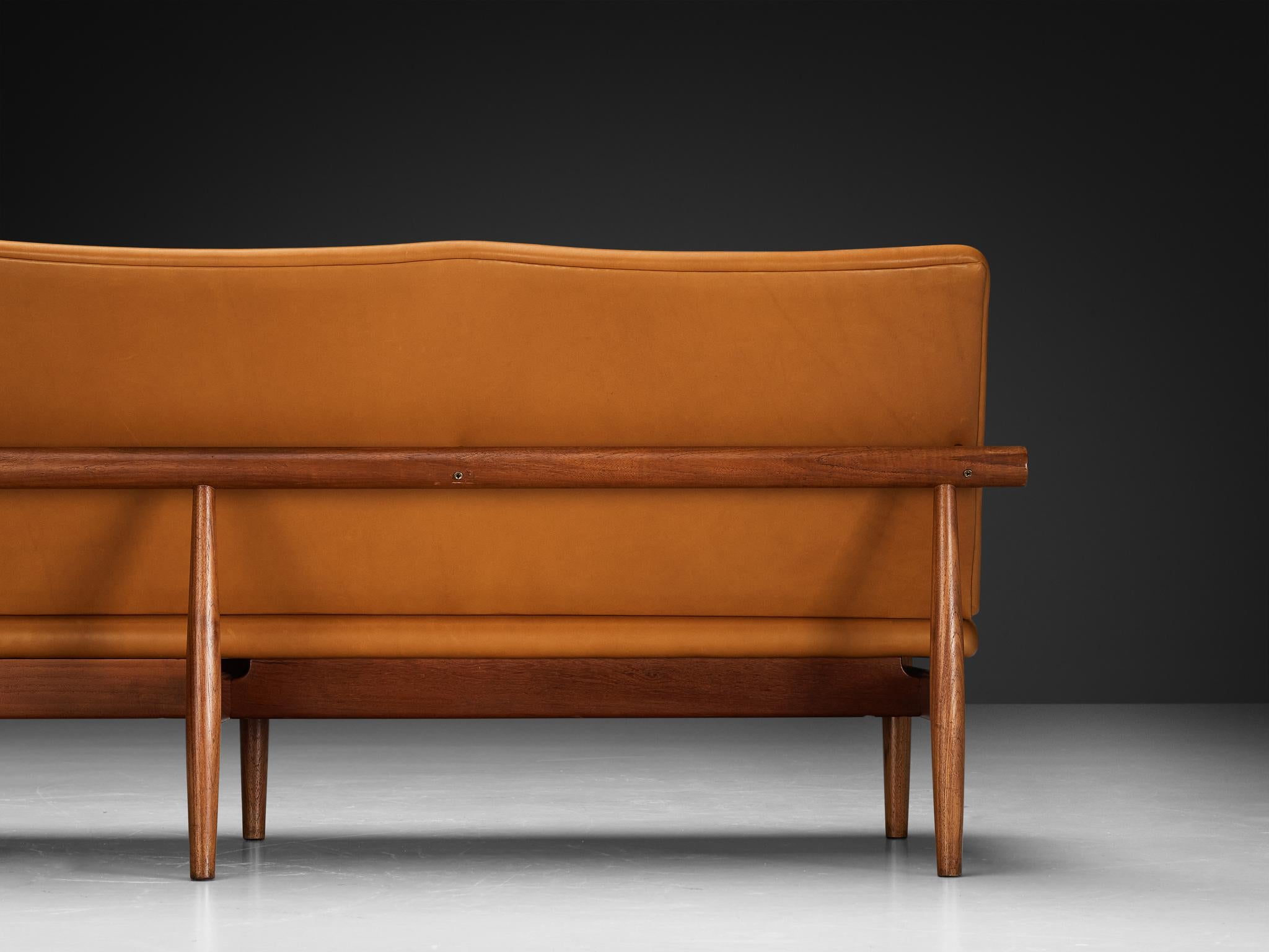 Finn Juhl for France & Søn ‘Japan’ Sofa in Teak and Cognac Leather For Sale 1