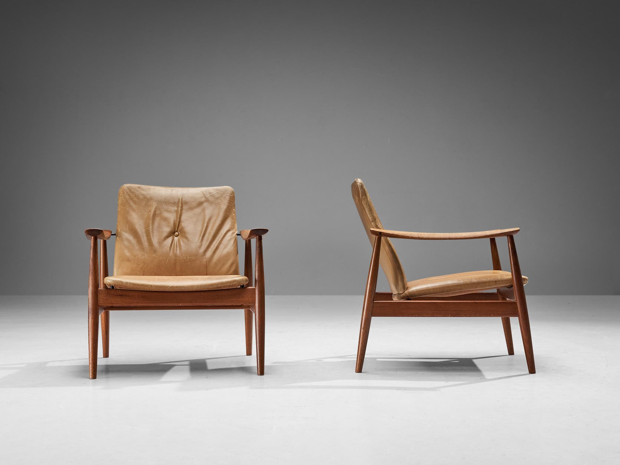 Finn Juhl pour France & Søn Paire de chaises longues en teck et cuir  en vente 5