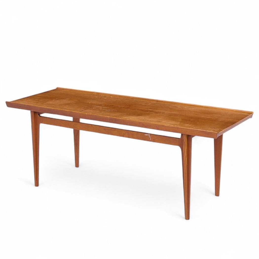 Finn Juhl para France & Son Mesa baja danesa de teca de mediados de siglo 532 Moderno de mediados de siglo en venta