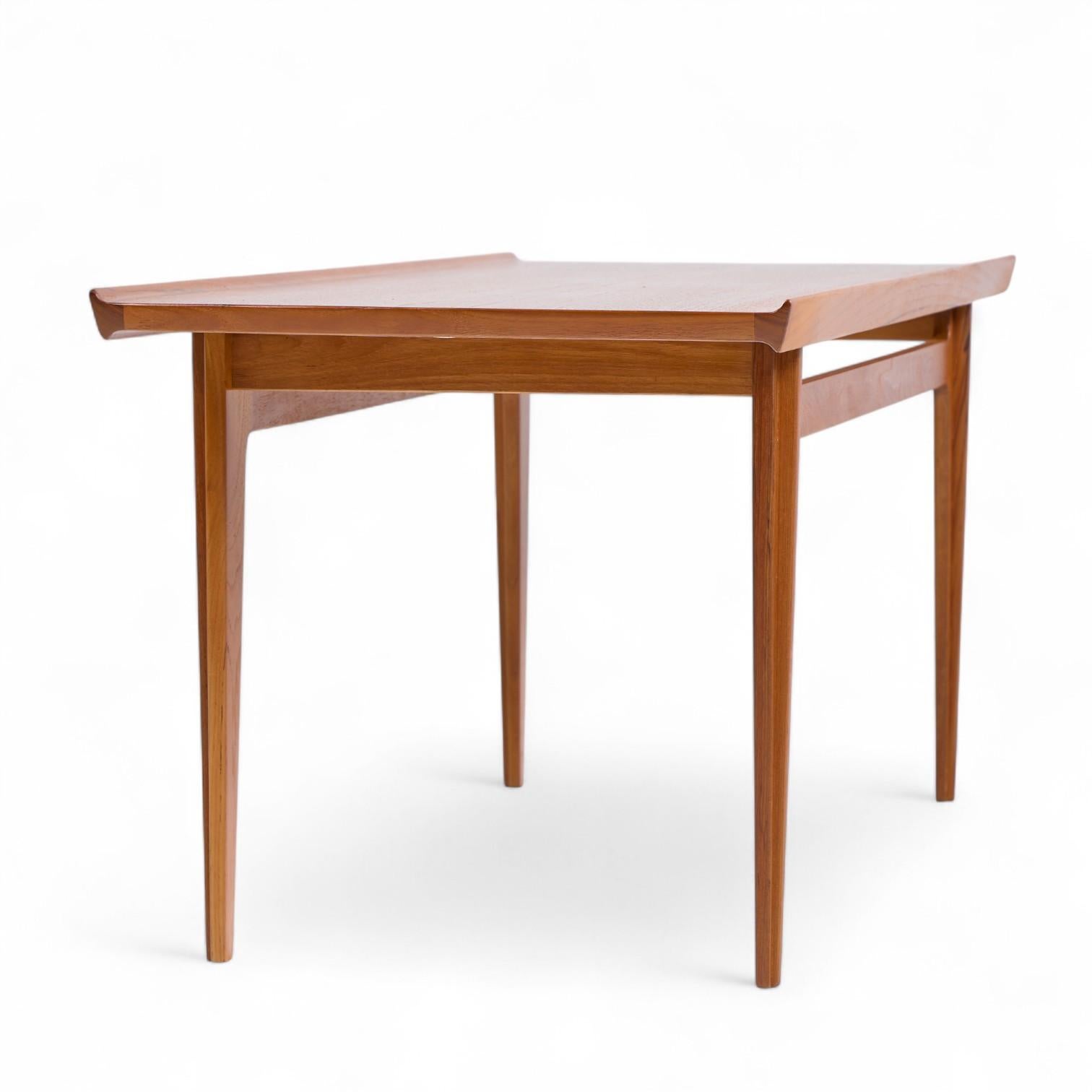 Finn Juhl pour France & Son Table basse en teck danois du milieu du siècle 532 Bon état - En vente à Franklin Park, IL