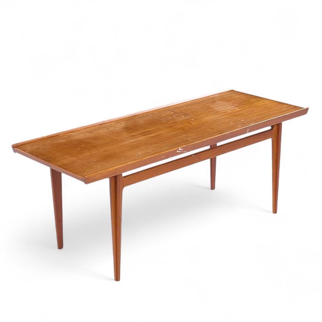 Finn Juhl para France & Son Mesa baja danesa de teca de mediados de siglo 532 siglo XX en venta