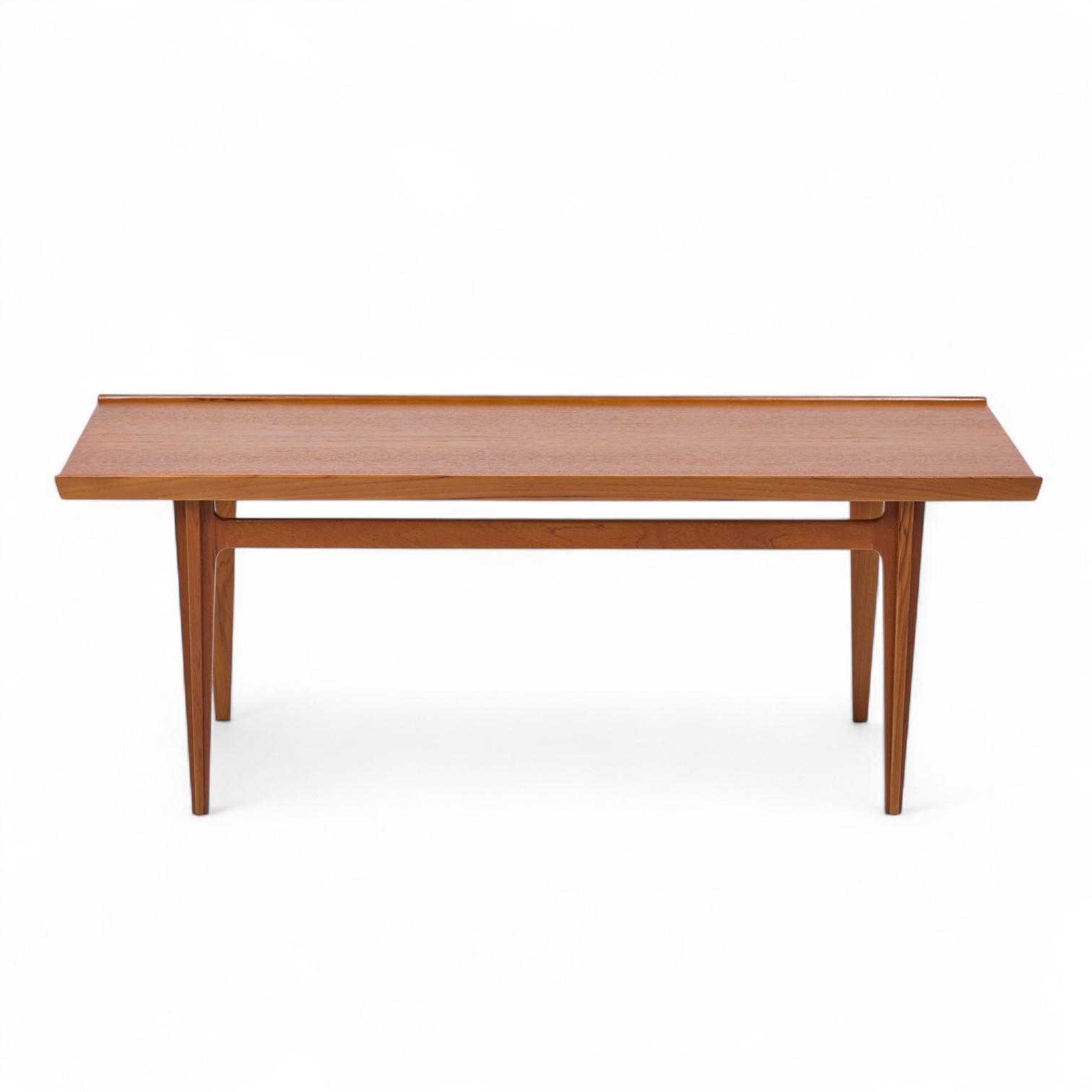 Teck Finn Juhl pour France & Son Table basse en teck danois du milieu du siècle 532 en vente
