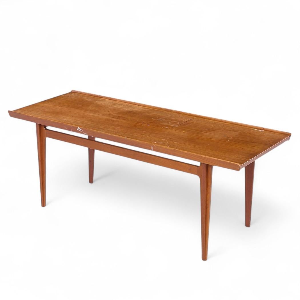 Finn Juhl para France & Son Mesa baja danesa de teca de mediados de siglo 532 en venta 1