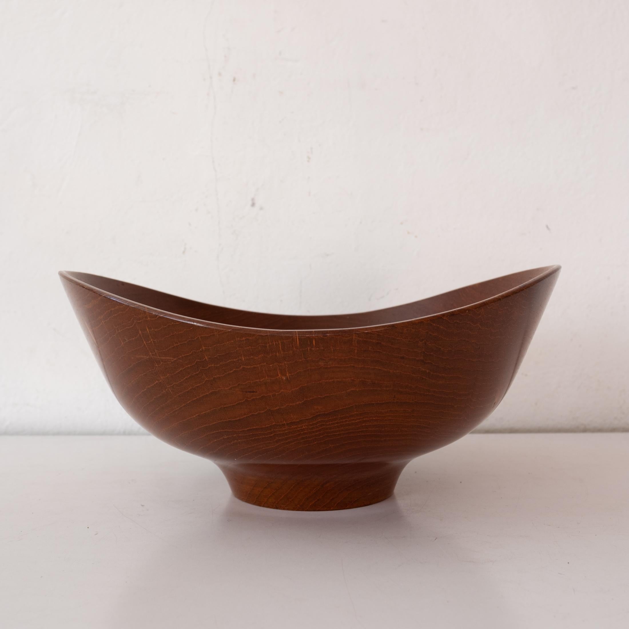Beautiful Finn Juhl for Kay Bojesen Teak Bowl. Nice original finish. Stamped on the bottom. Denmark, 1950s.