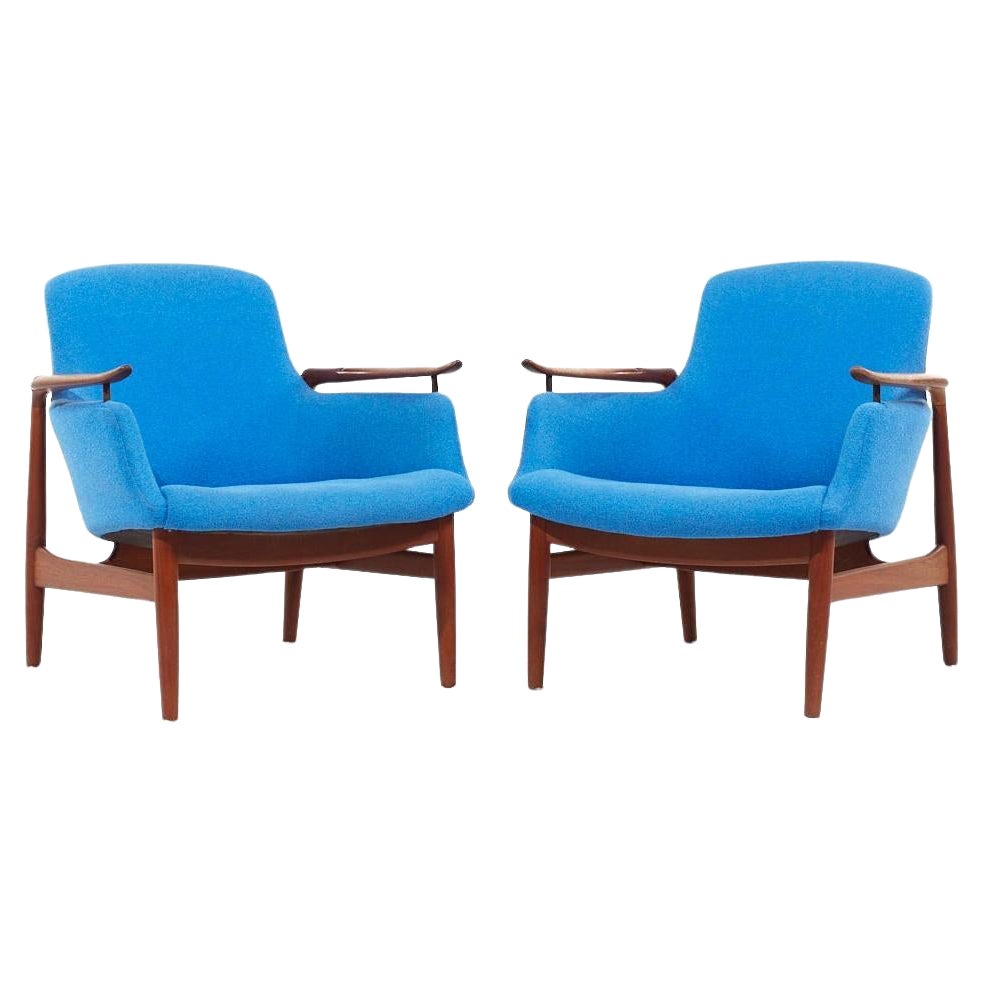 Paire de chaises bleues Finn Juhl pour Niels Vodder NV-53 en vente