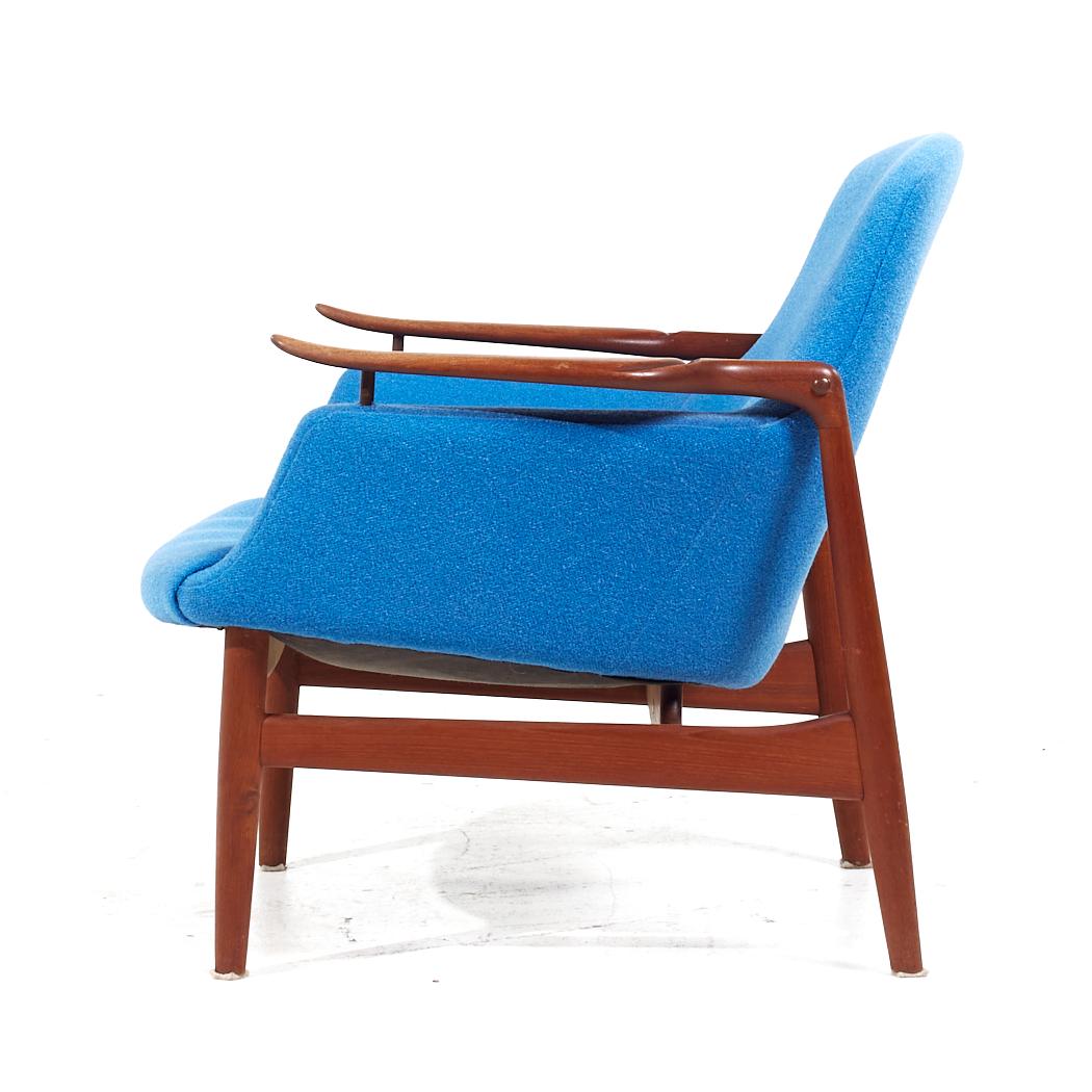 Finn Juhl for Niels Vodder NV-53 Blue Chairs - Pair For Sale 4