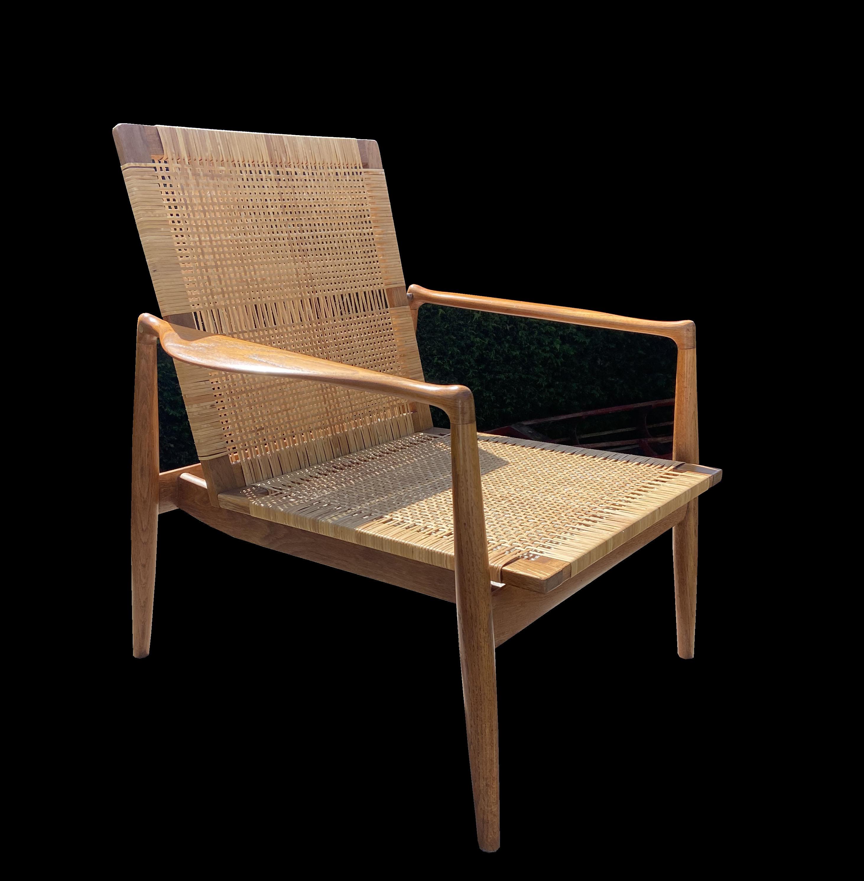 Danish Finn Juhl for Soren Willadsen Model SW96 Lounge Chair For Sale