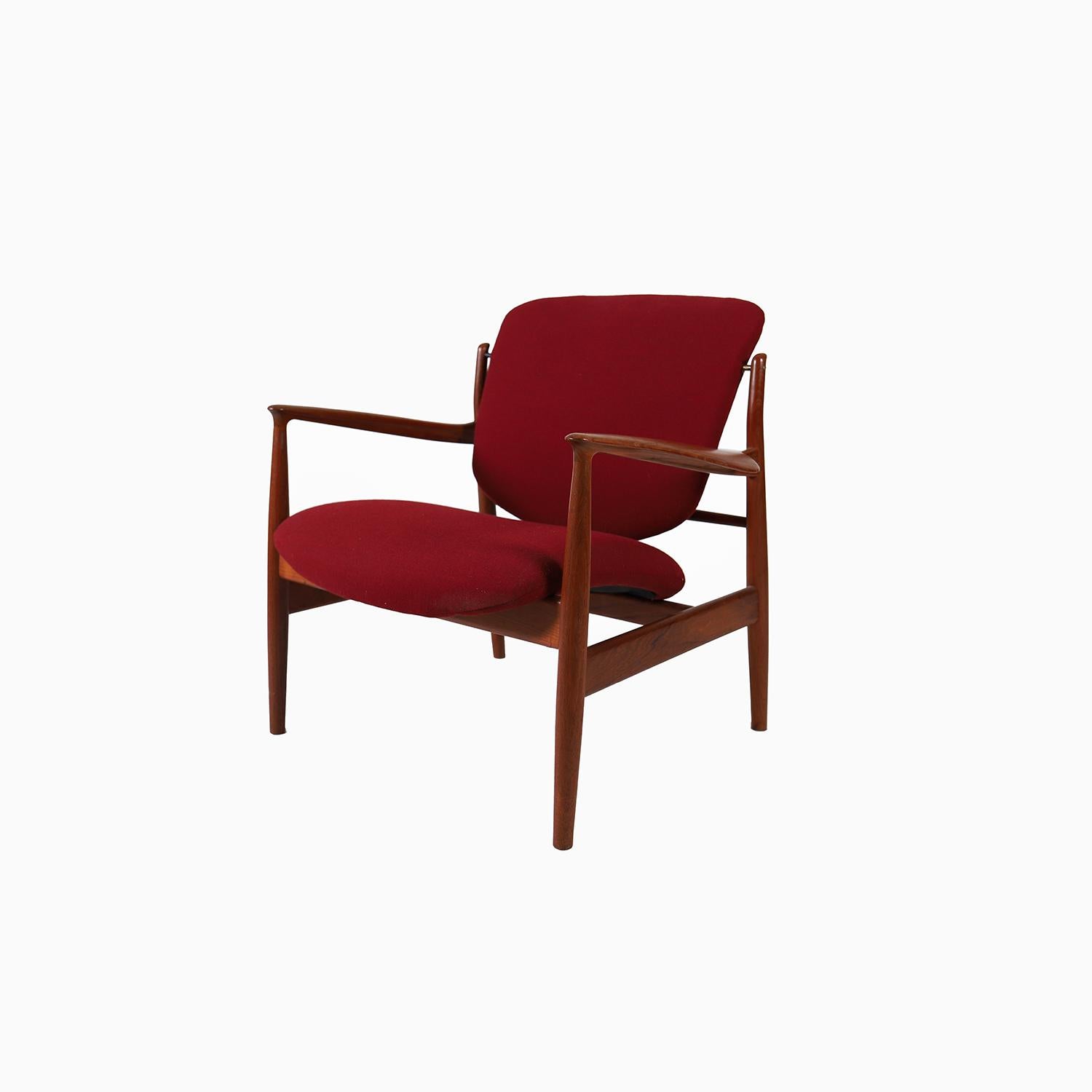 Scandinavian Modern Finn Juhl France Lounge Chair FD 136 For Sale