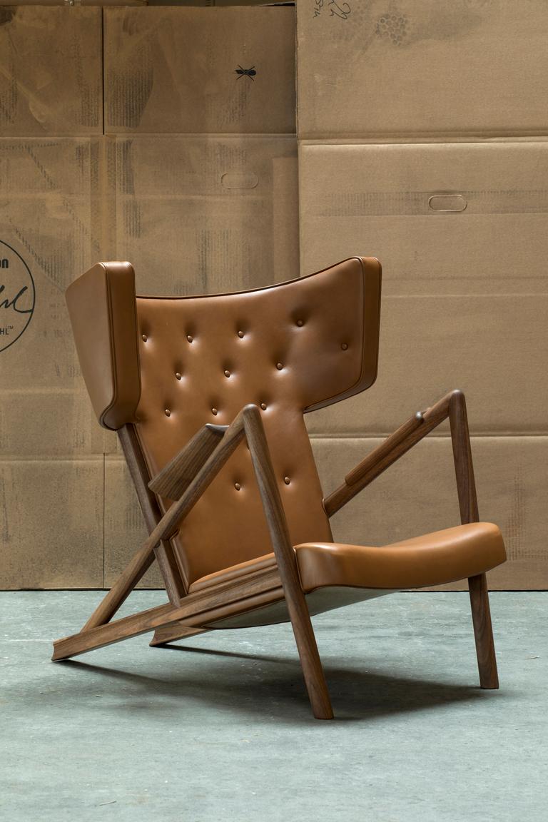 Modern Finn Juhl Grasshopper Armchair in Wood and Leather