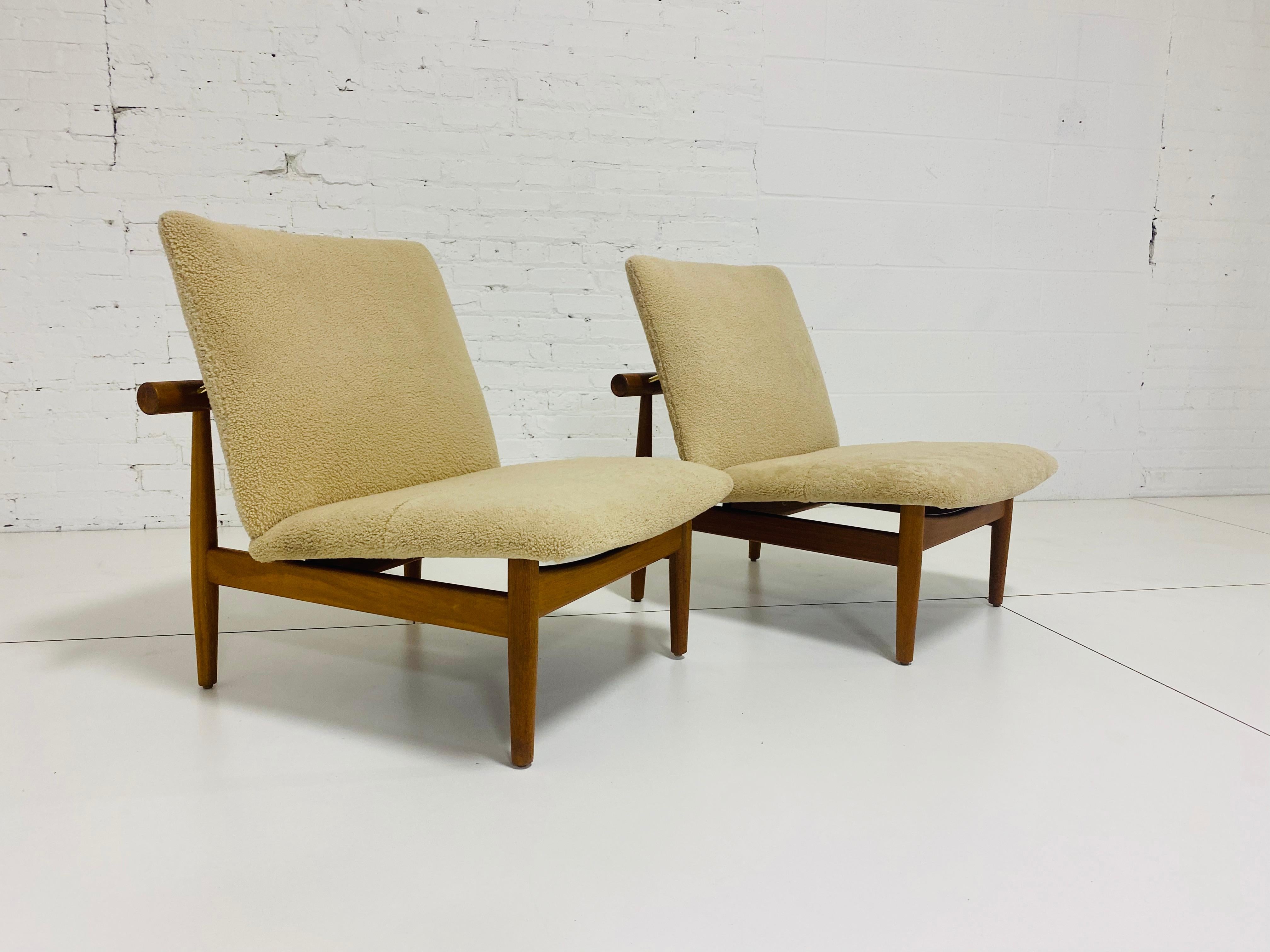 Finn Juhl “Japan Chairs”, Teak and Shearling In Excellent Condition In Chicago, IL