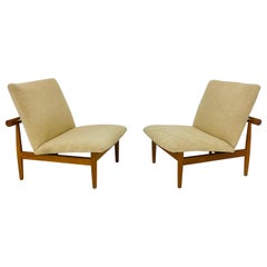 Chaises japonaises" de Finn Juhl:: teck et shearling