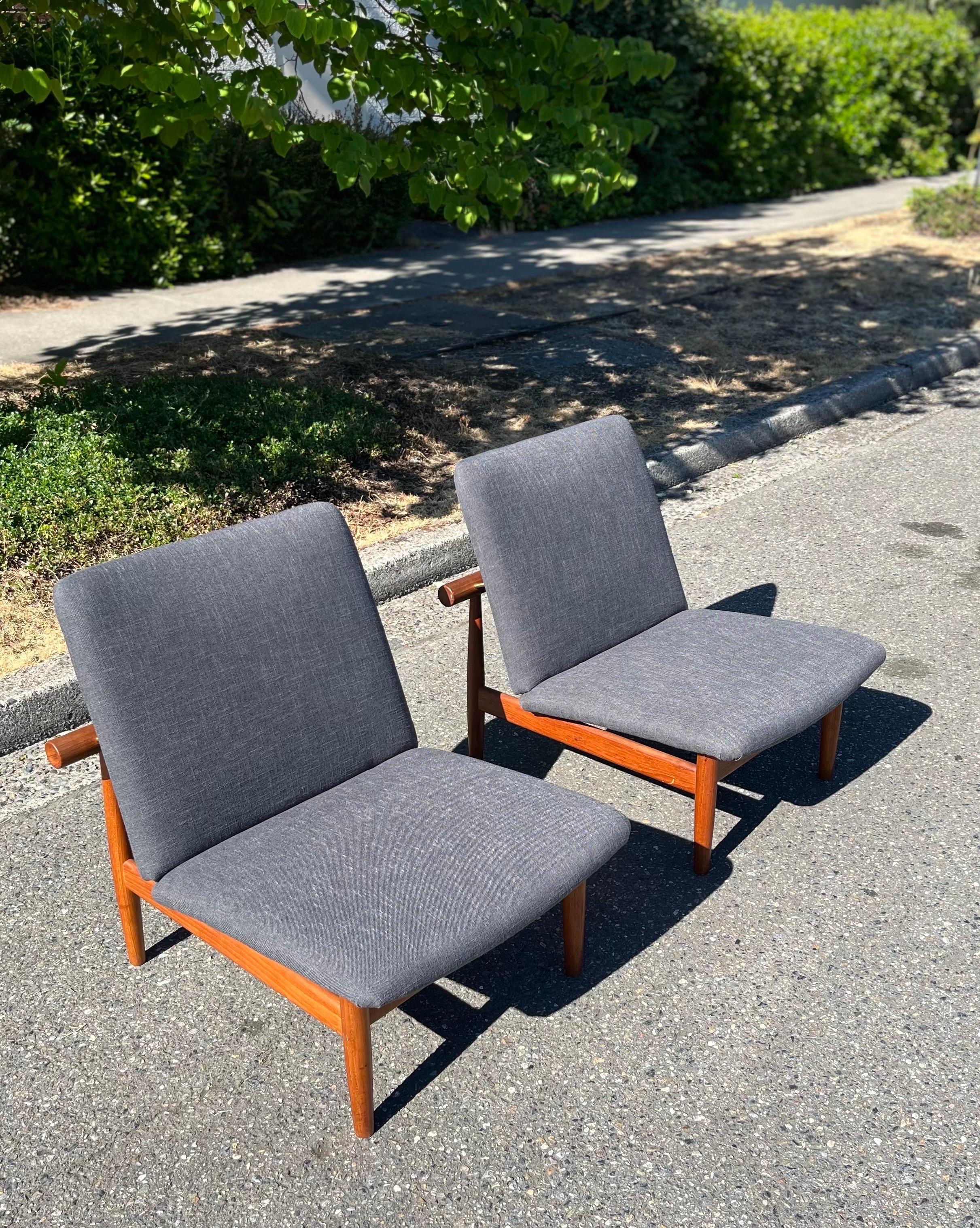 Finn Juhl “Japan” Lounge Slipper Chairs Danish Mid-Century Modern Teak  In Excellent Condition In Boise, ID