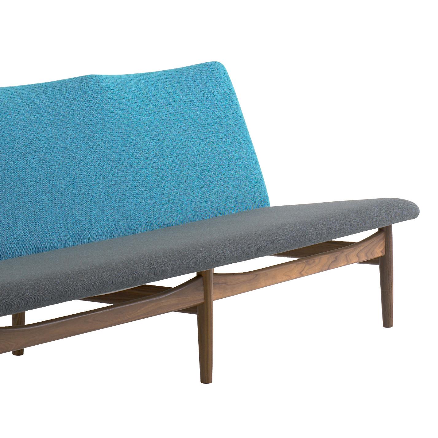 Three-seaters sofa designed by Finn Juhl in 1957, relaunched in 2007.
Manufactured by House of Finn Juhl in Denmark.

Finn Juhl’s partnership with the furniture manufacturer France & Son gave birth to a series of furniture well-suited for