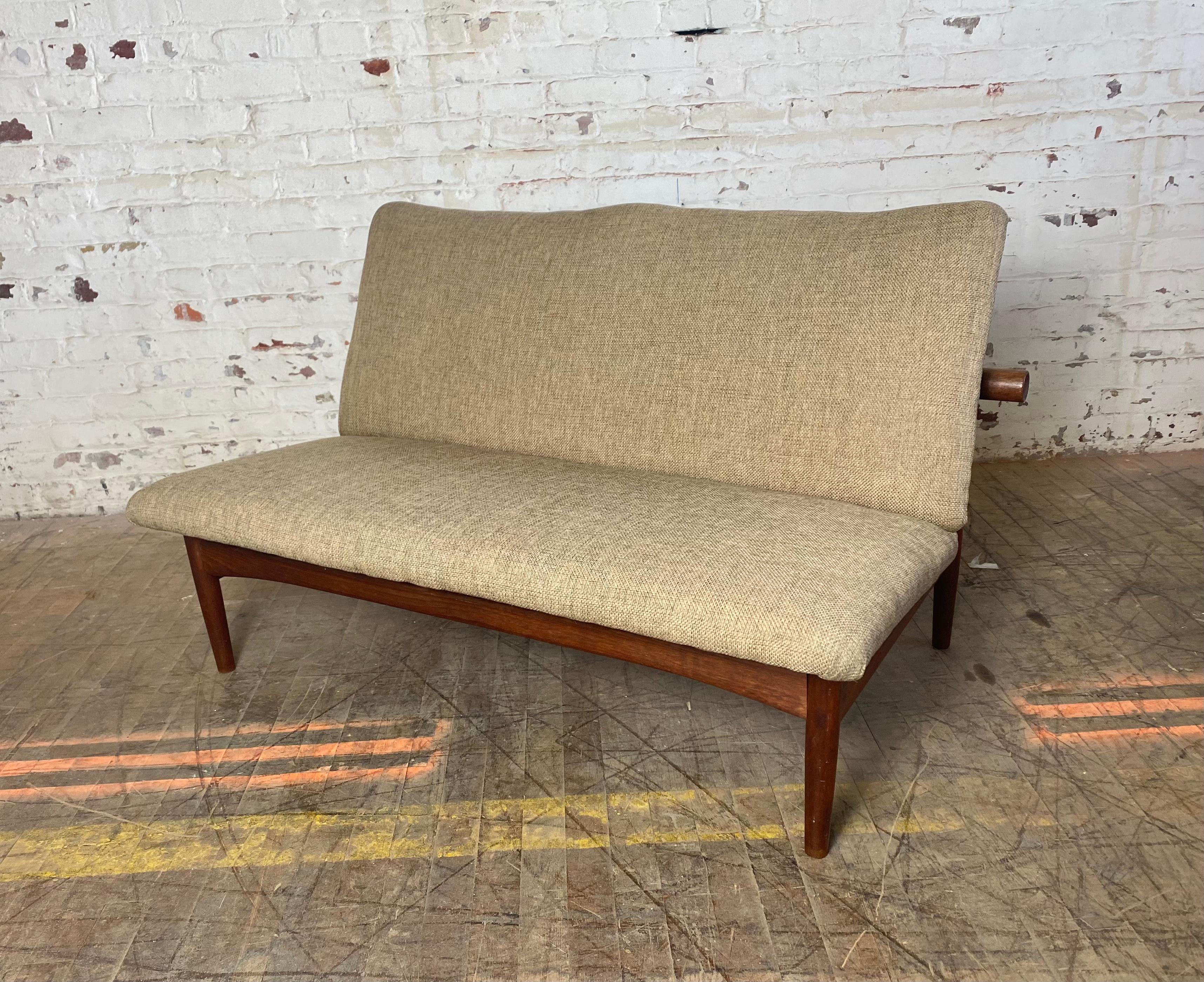 Finn Juhl Japan Series Two-Seater Sofa, Early Label, Original Fabric / Denmark In Good Condition In Buffalo, NY
