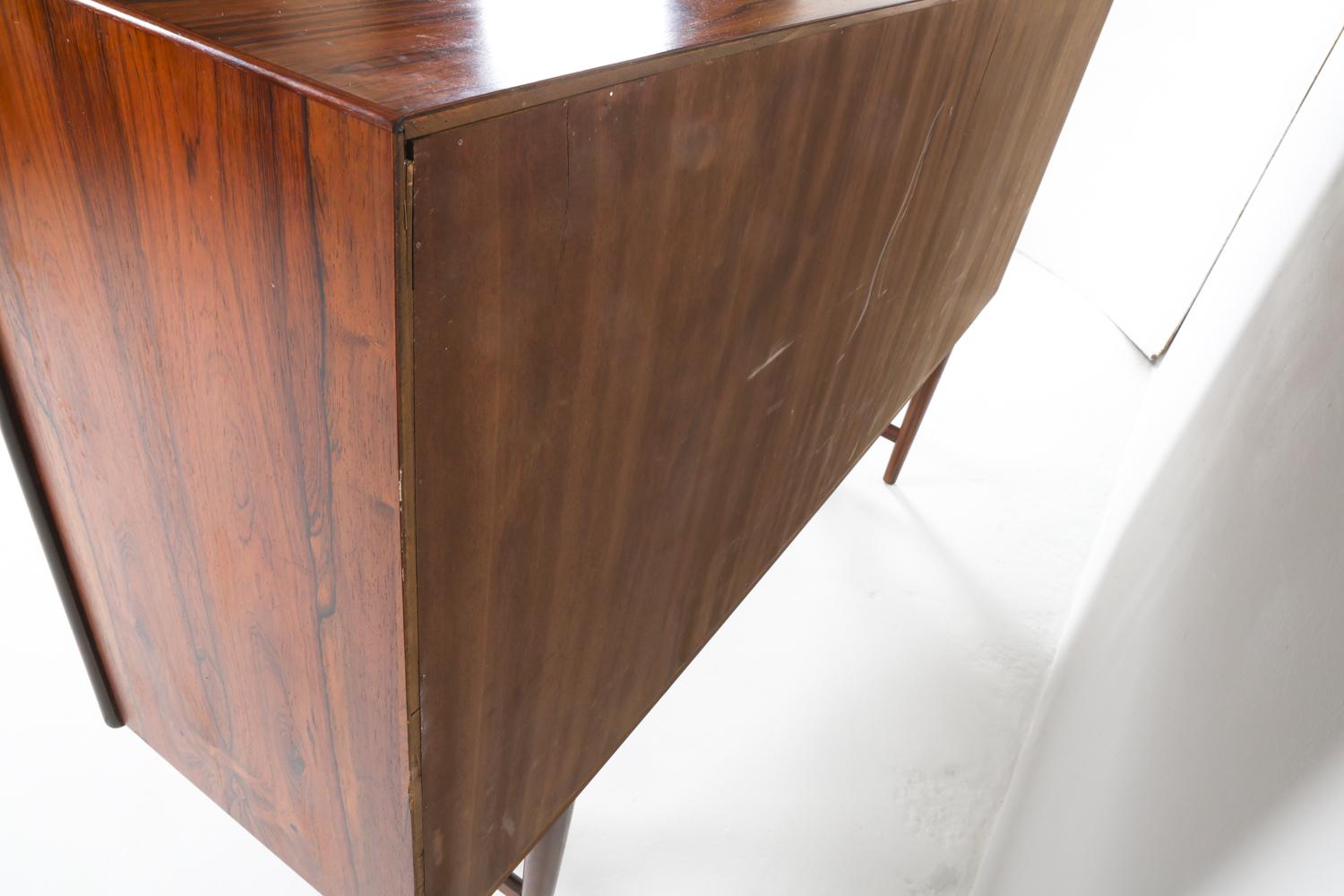 Aparador danés de palisandro estilo Finn Juhl Johannes Andersen, circa años 60 en venta 10