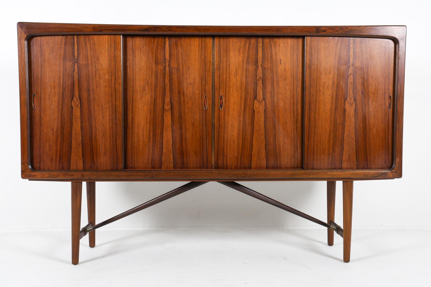 Aparador danés de palisandro estilo Finn Juhl Johannes Andersen, circa años 60 Moderno de mediados de siglo en venta