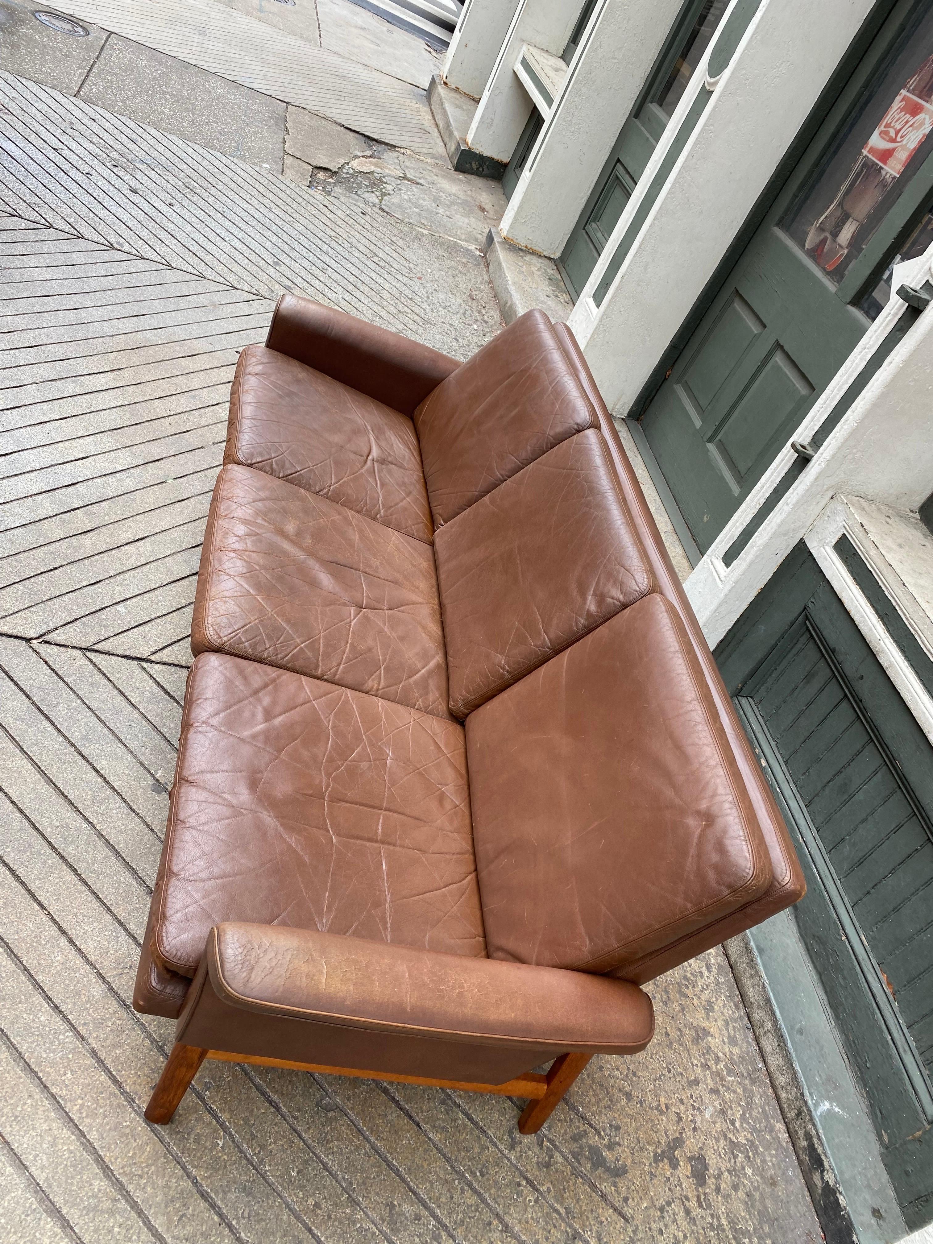Finn Juhl Jupiter Leather 3-Seat Sofa For Sale 2