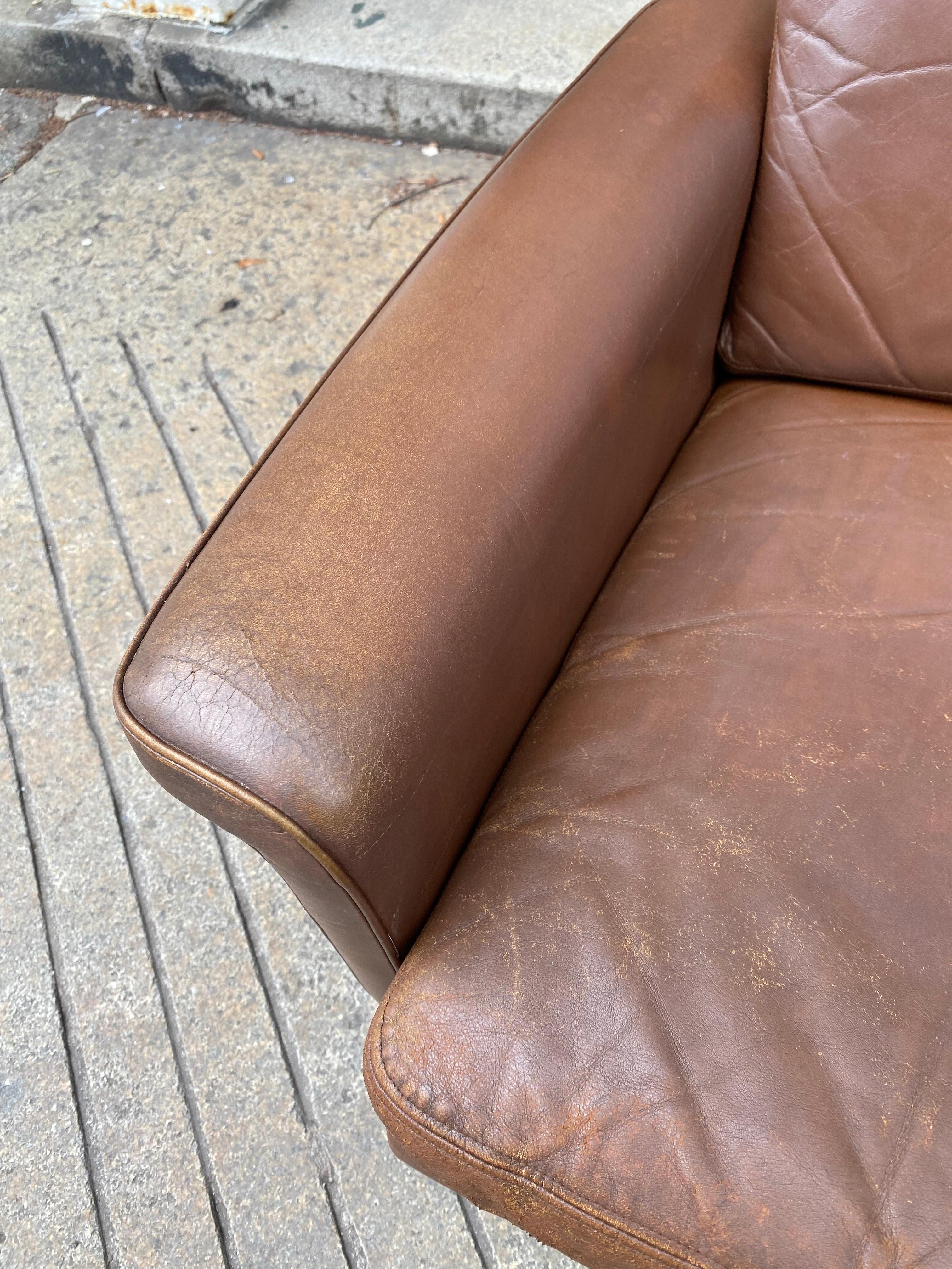 Danish Finn Juhl Jupiter Leather 3-Seat Sofa For Sale