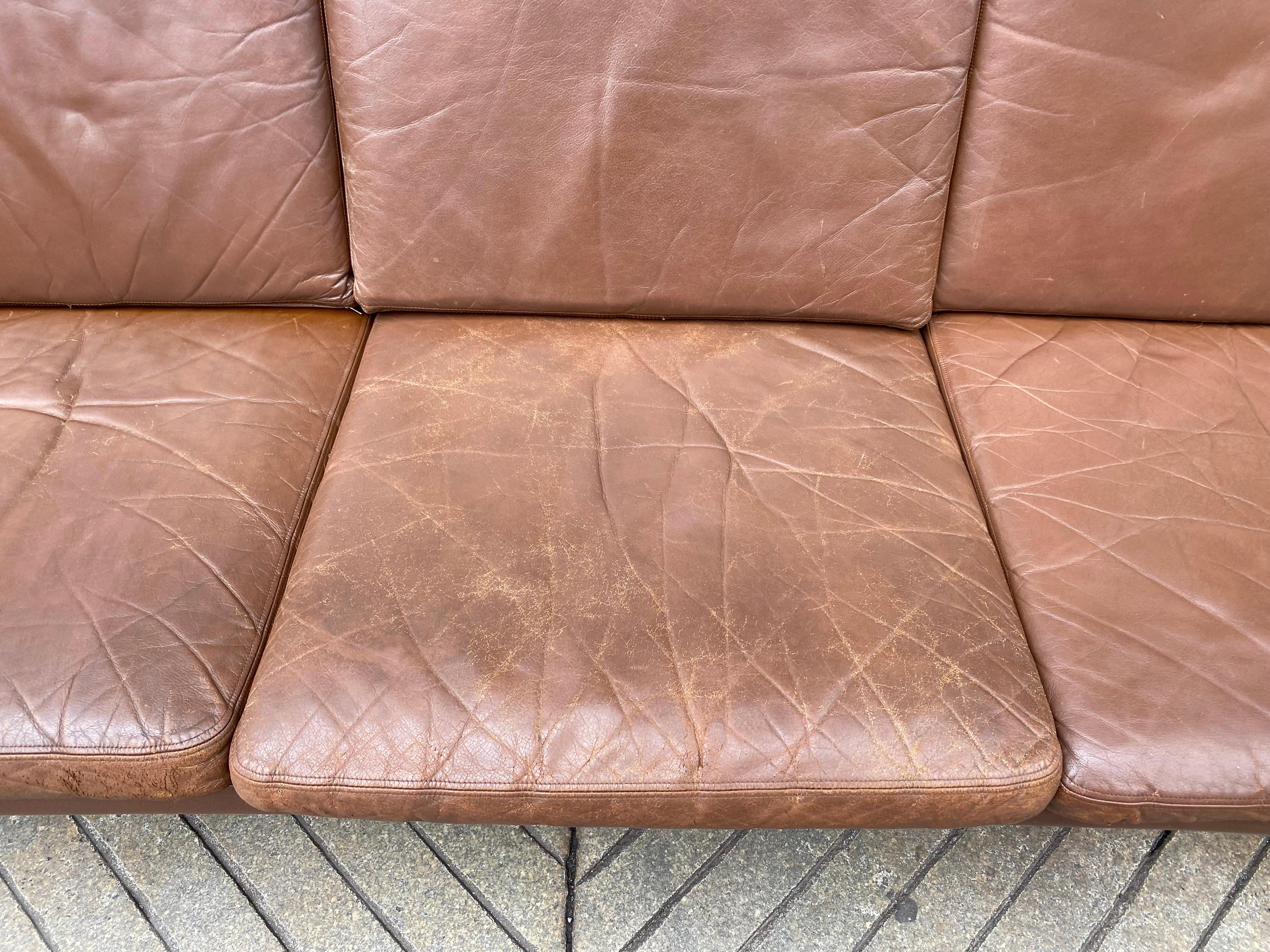 Finn Juhl Jupiter Leather 3-Seat Sofa For Sale 1