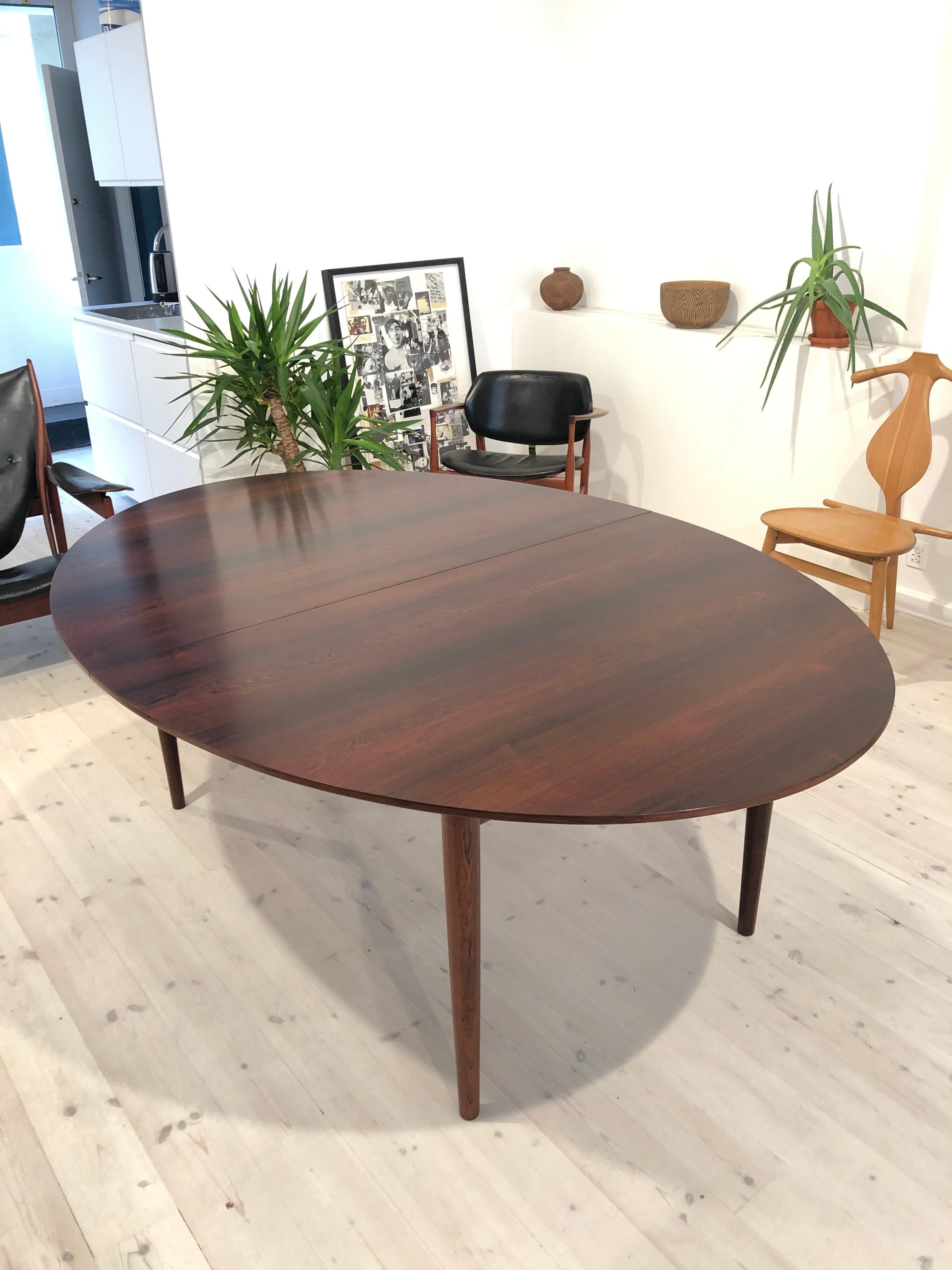 Mid-20th Century Finn Juhl Large 'Judas' Dining Table in Brazilian Rosewood for Niels Vodder 1949