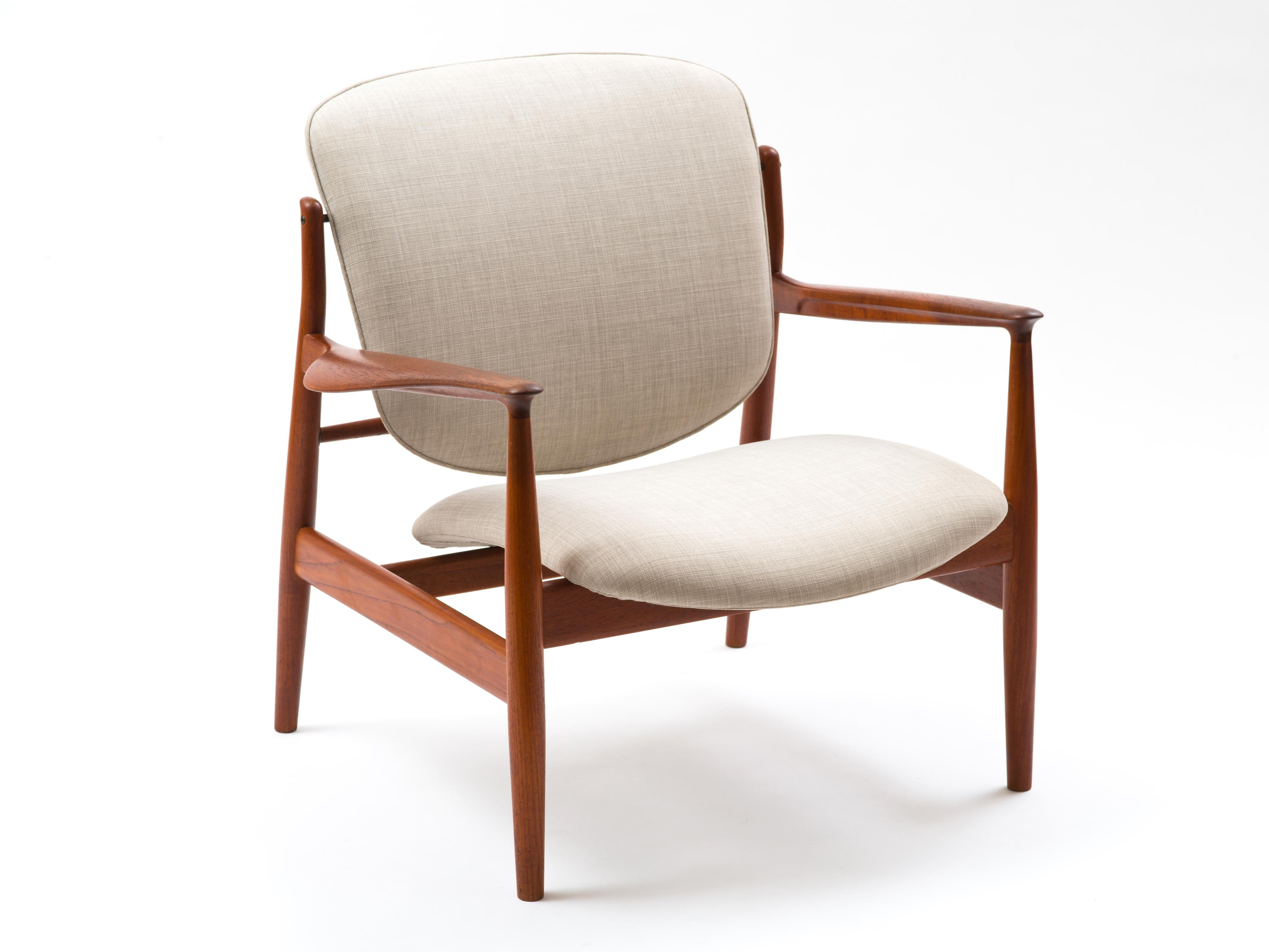 Scandinavian Modern Finn Juhl Lounge Chair Model FD 136 in Teak For Sale
