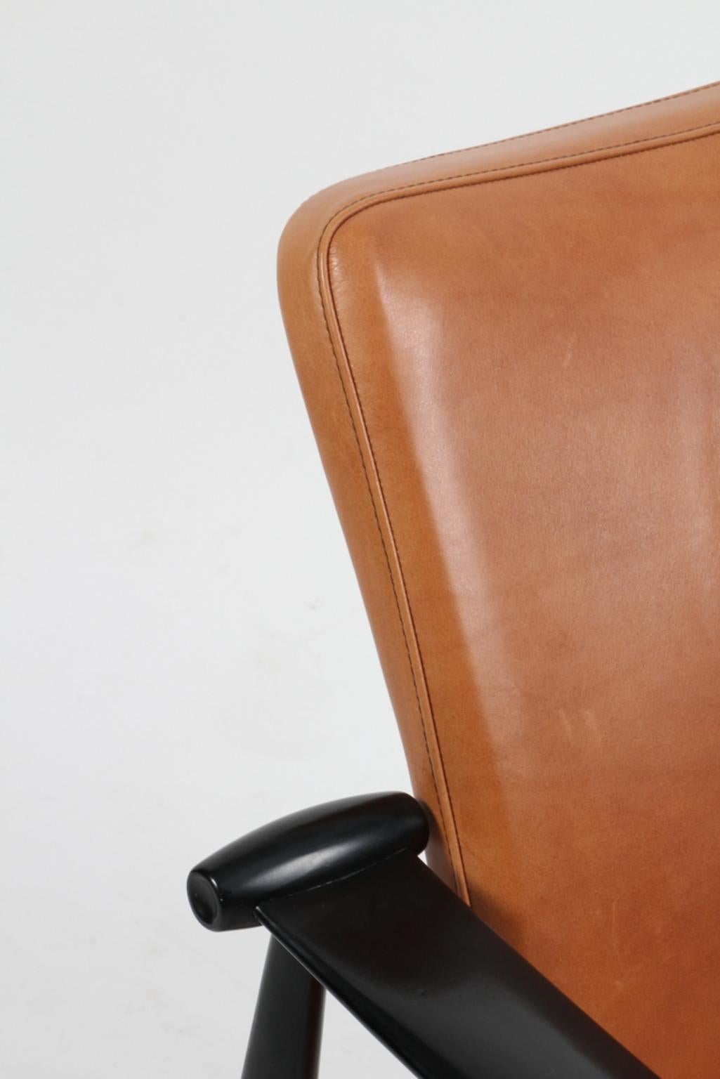 Danish Finn Juhl Lounge Chair, Spade Stolen FD133, Black Lacquered and Cognac Leather
