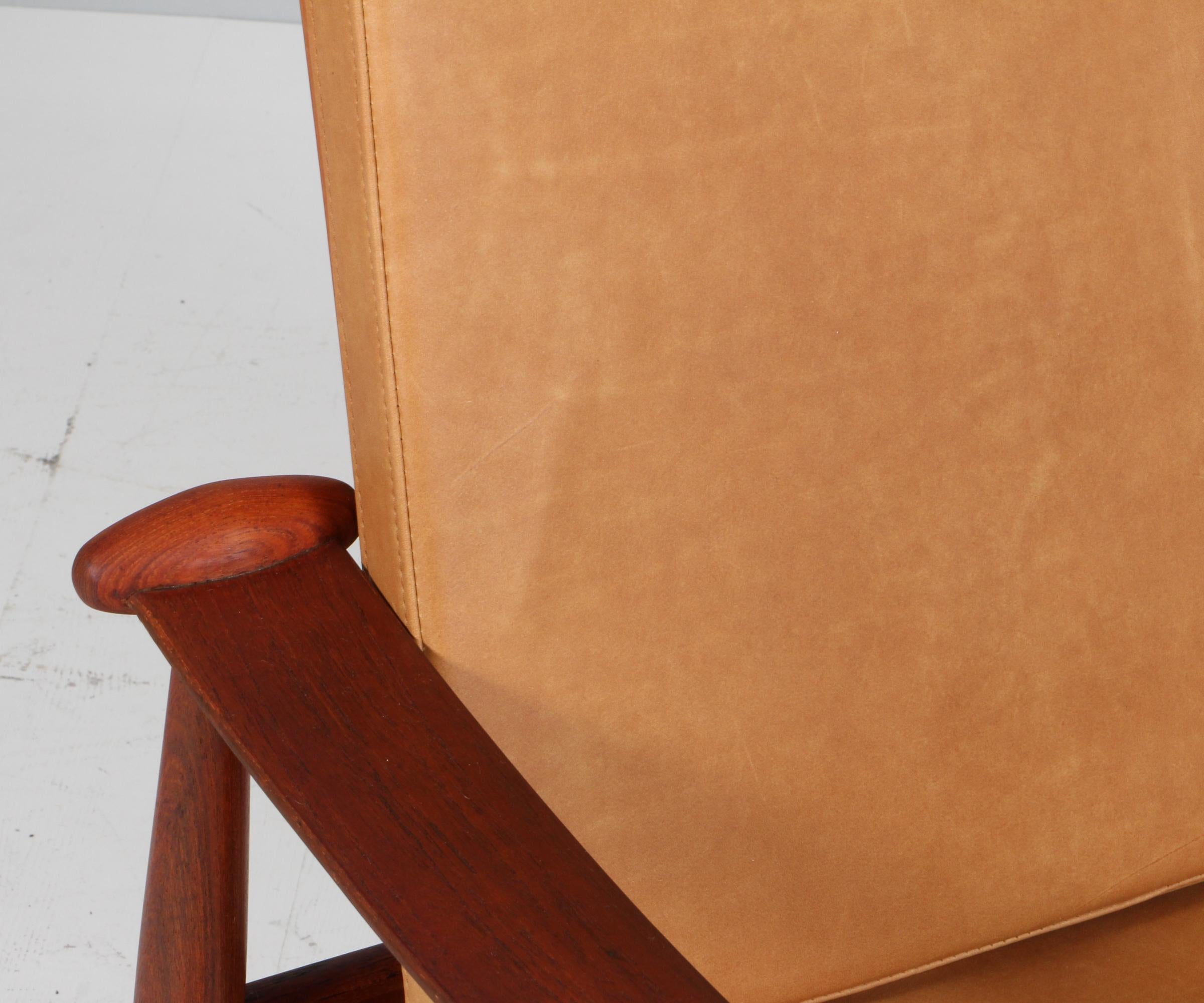 Finn Juhl Lounge Chair, Spade Stolen FD133, Teak und Cognac Leder (Dänisch) im Angebot