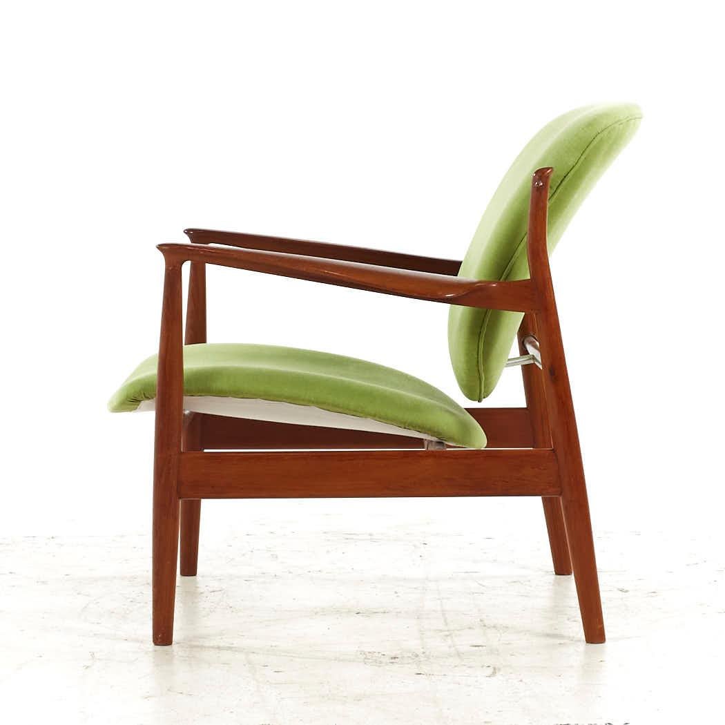 Finn Juhl Mid Century FJ-136 Danish Teak Lounge Chairs - Pair For Sale 3