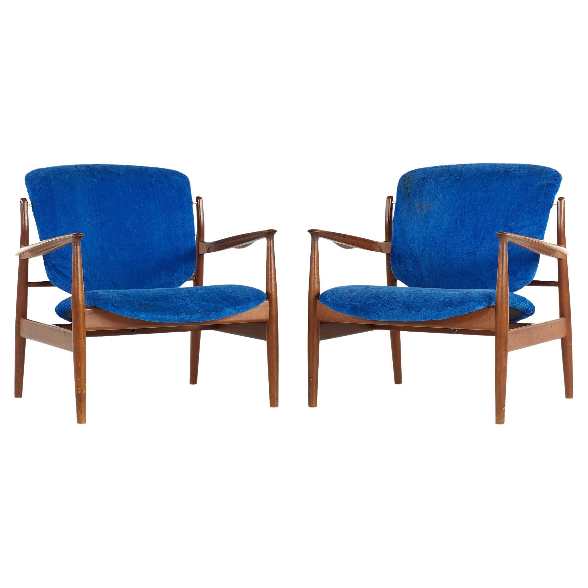Finn Juhl Midcentury FJ136 Teak Lounge Chairs, Pair